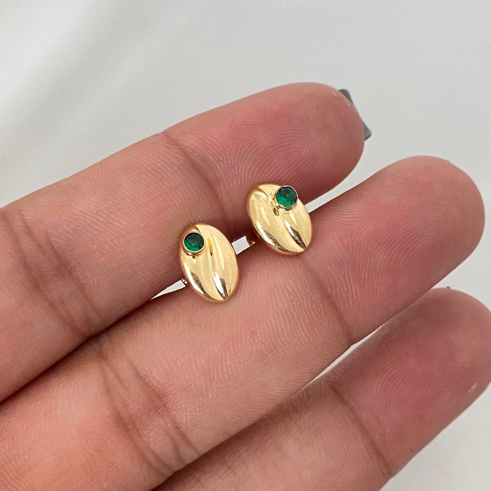 Topos grano de cafe circon verde Oro amarillo 18k 0,90 Gr / 9,7 mm