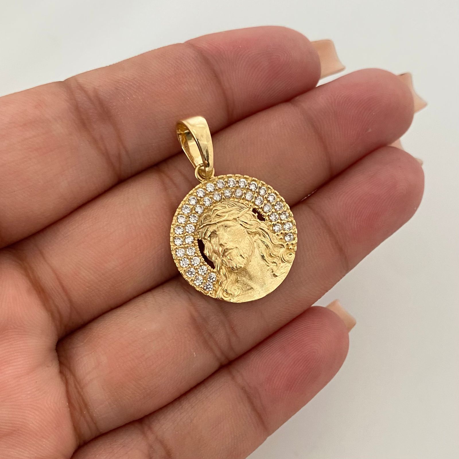 Dije centro jesús casting Oro amarillo 18k 5,0 Gr / 3,0 Cm