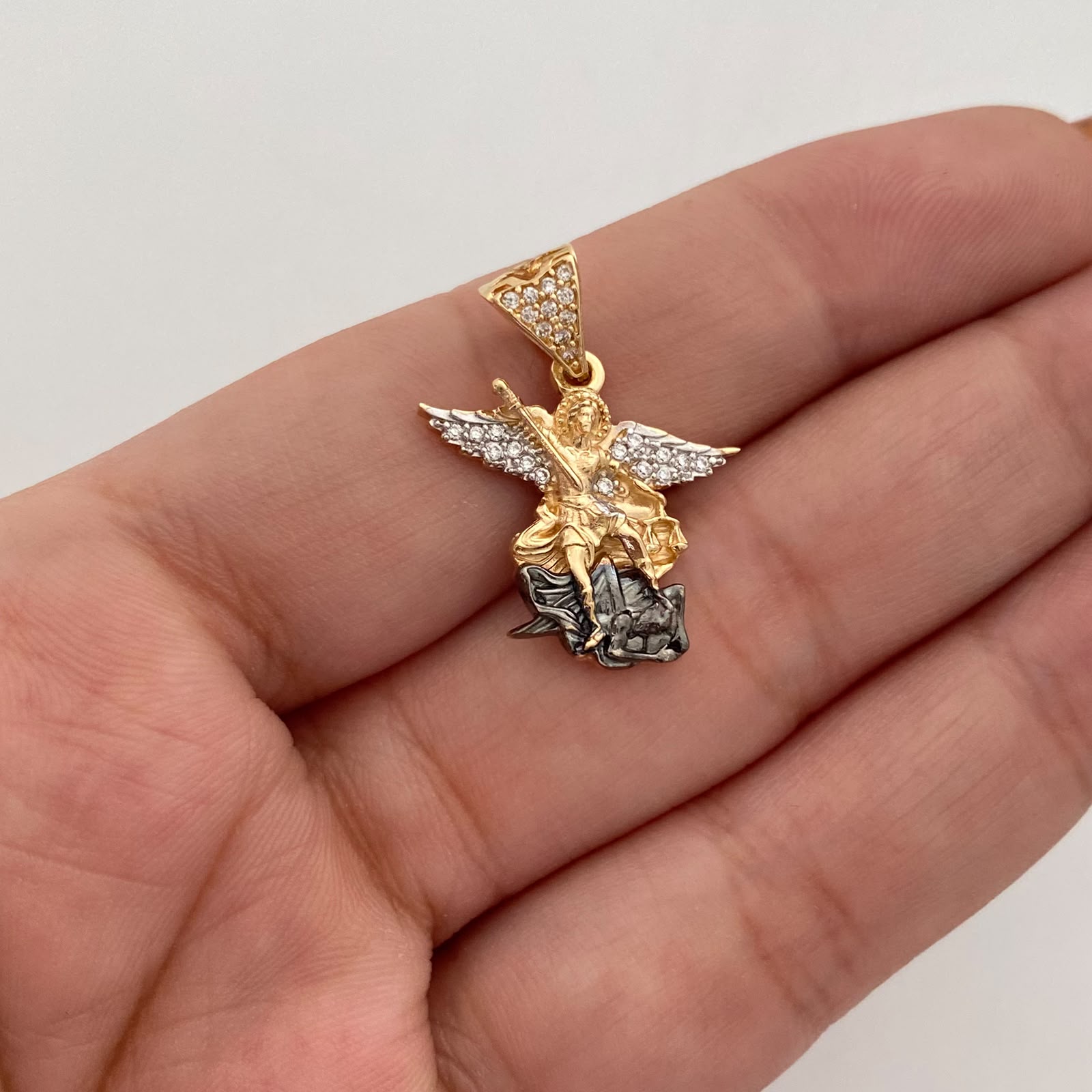 Dije San Miguel Silueta Casting Oro amarillo 18k 3 Gr / 19,5 mm / 2,5 Cm