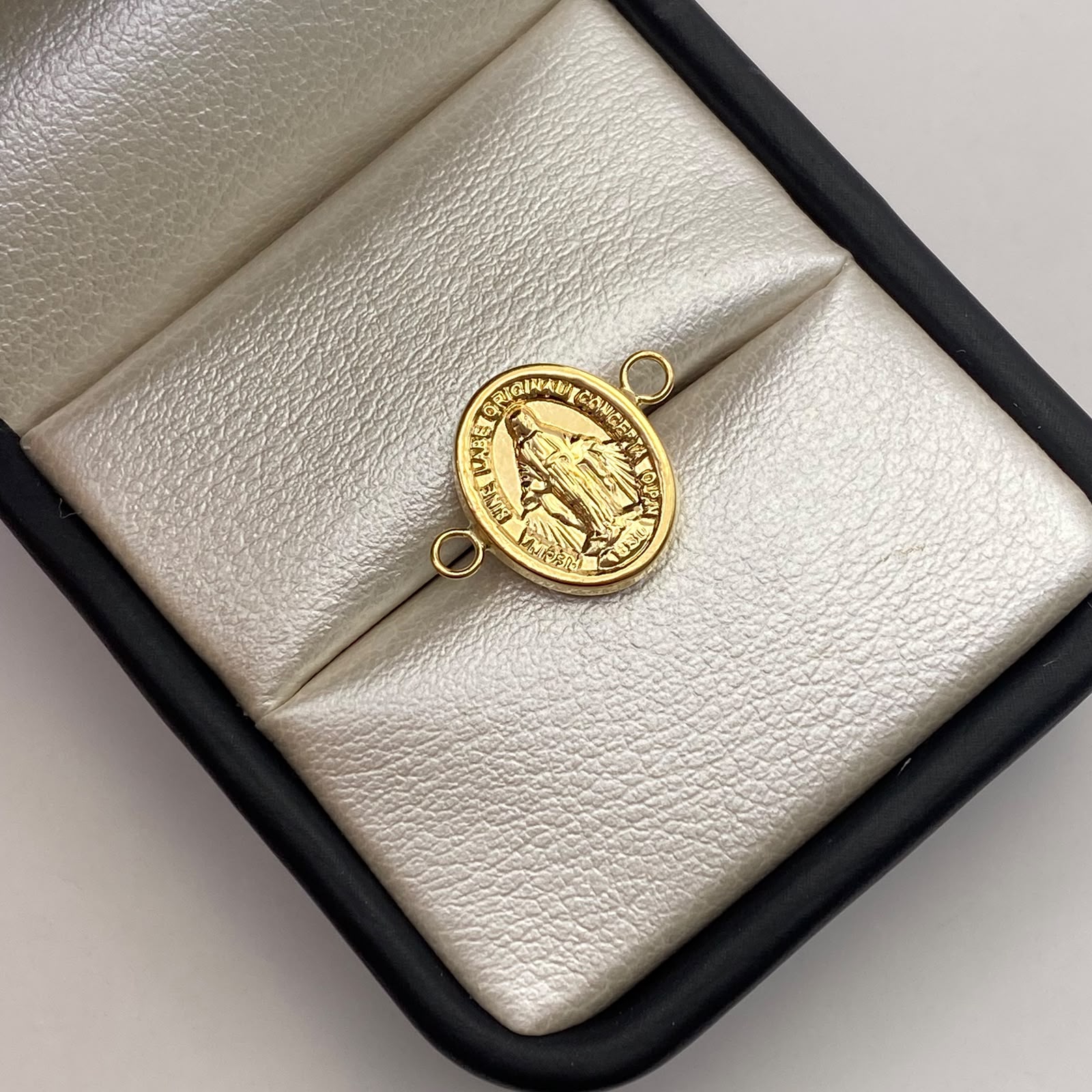 Herraje virgen milagrosa Oro amarillo 18k 0,82 Gr / 1,7 Cm