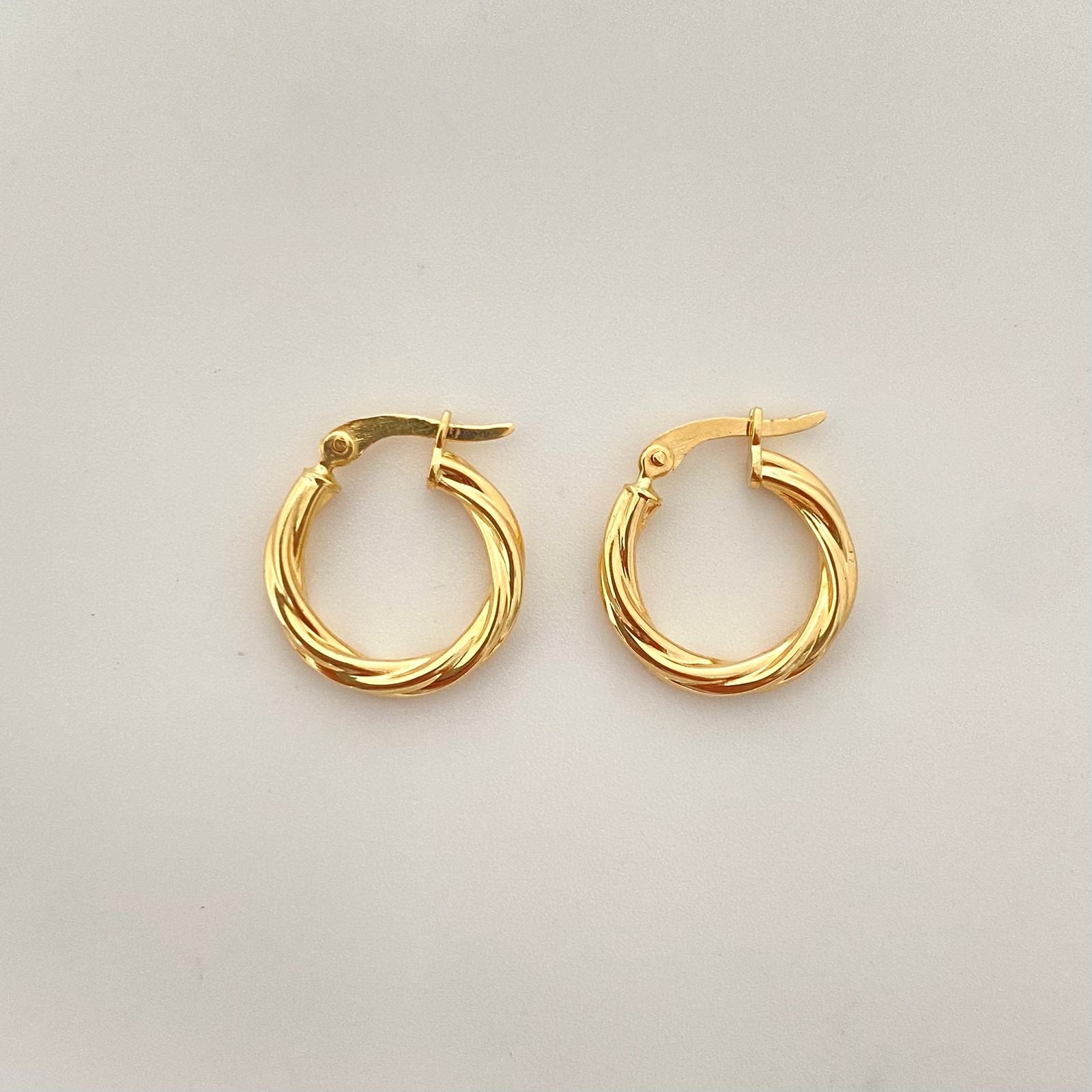 Candonga entorchada Oro amarillo 18k 1,70 Gr / 1,5 Cm