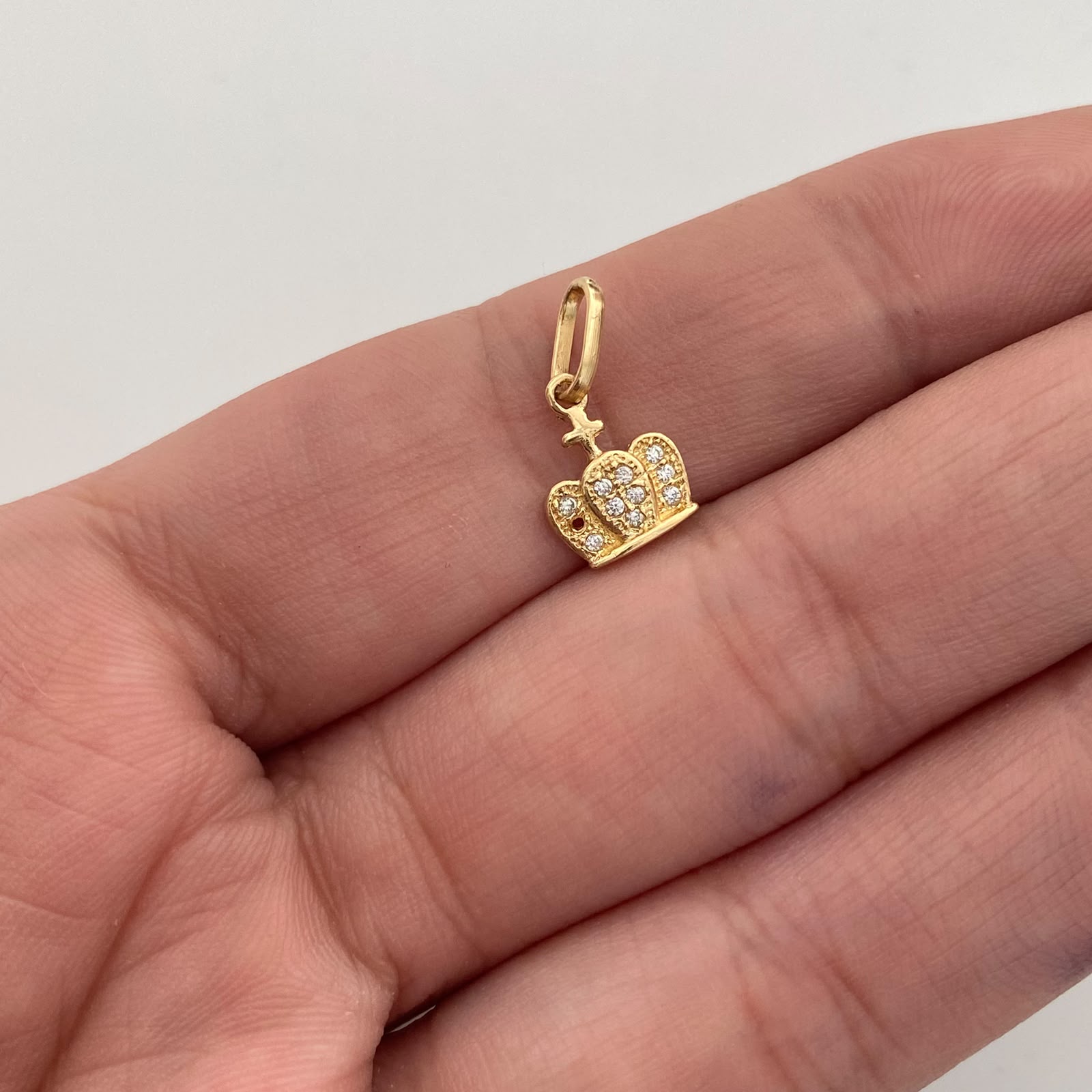 Dije Corona Casting Oro amarillo 18k 0,8 Gr / 8,1 mm / 1,4 Cm