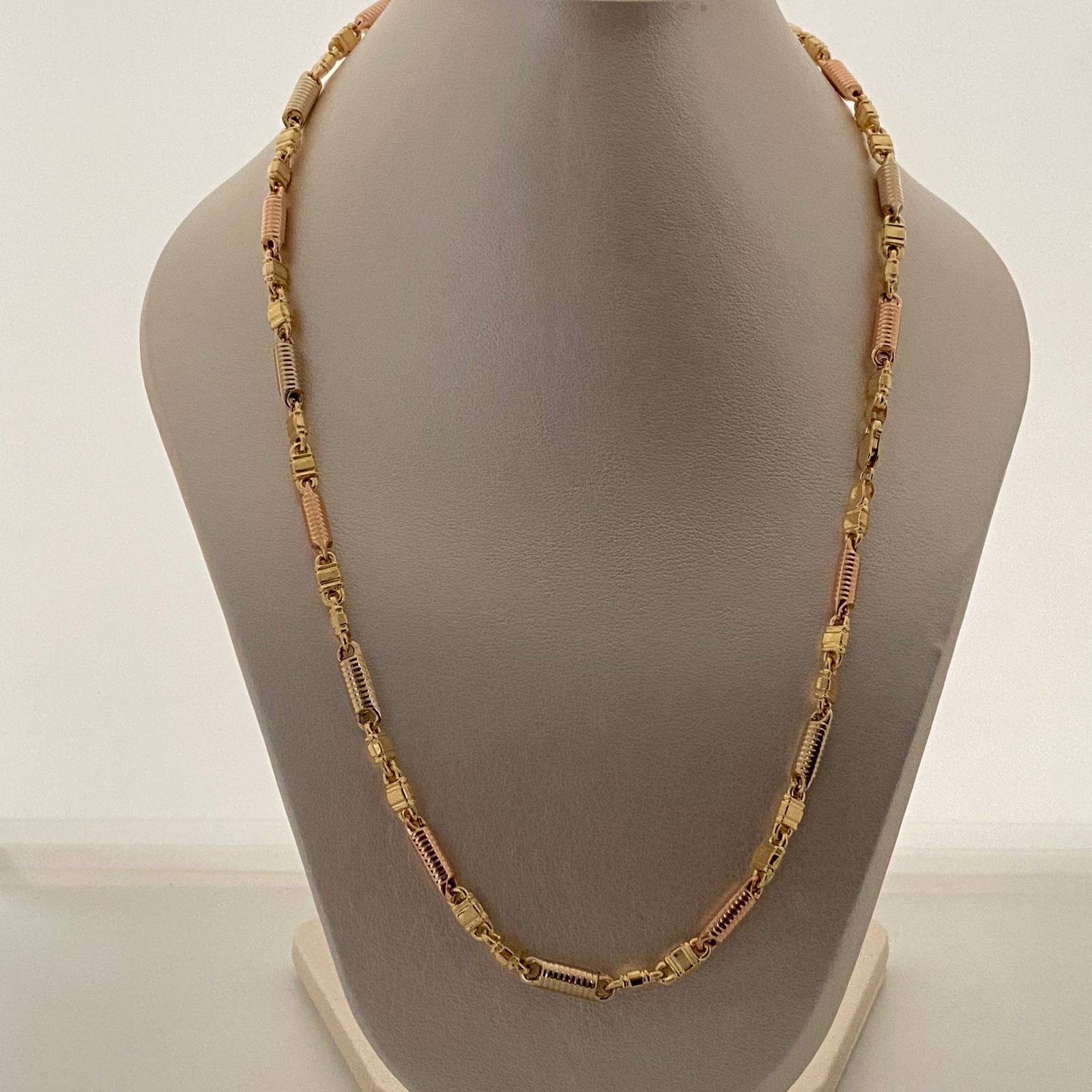 Cadena rustica con cilindros diamantados  Tres oros 18k 16,35 Gr / 4,3 mm / 60 Cm Broche 0,60