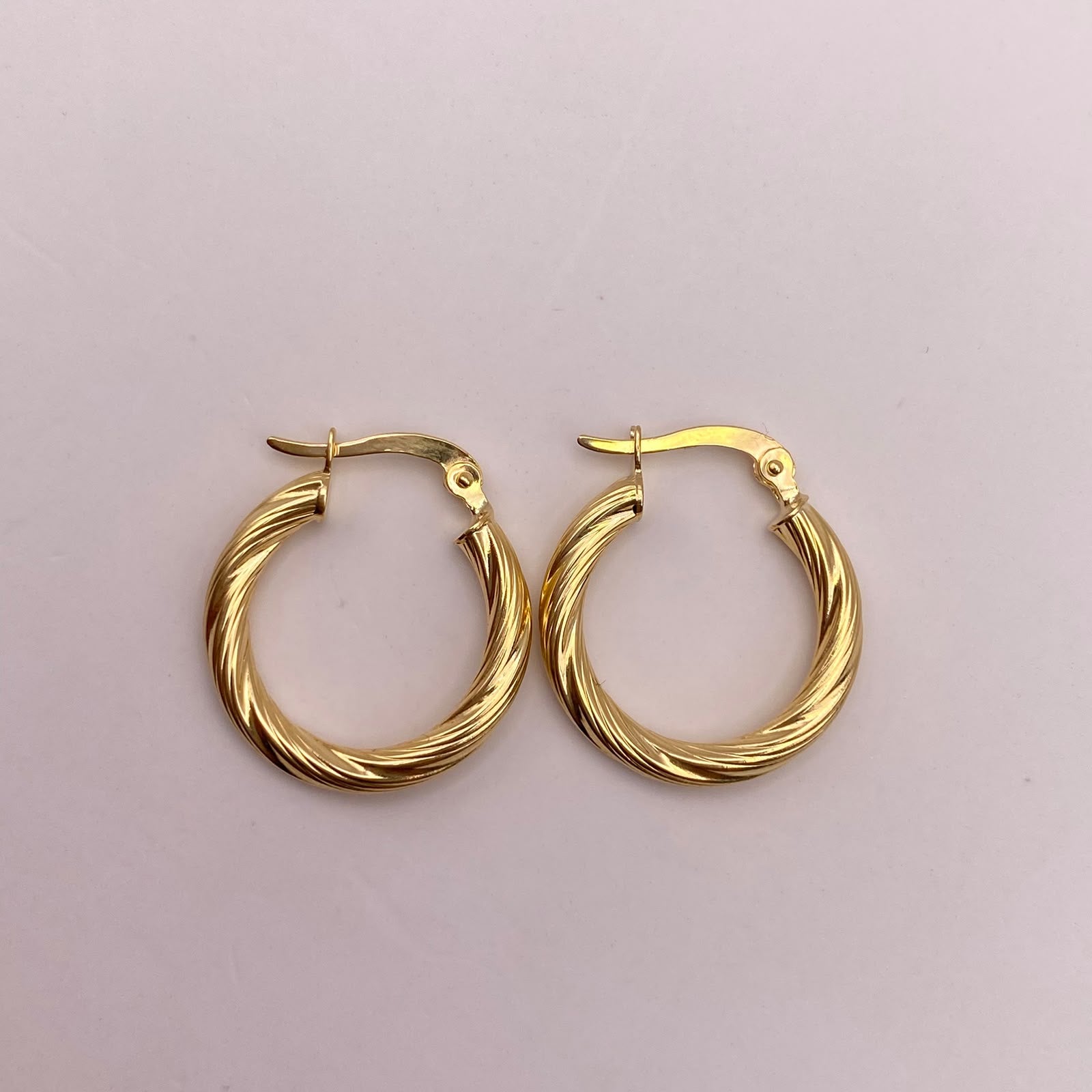 Candonga Entorchada Oro amarillo 18k 1,84 Gr / 2,1 Cm