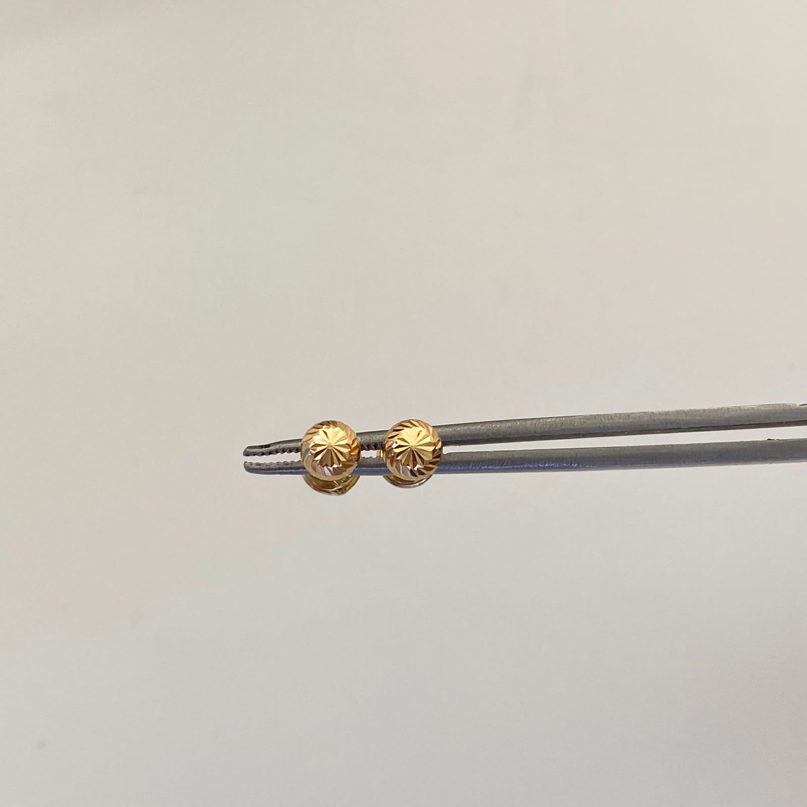 Topos Bola Diamantada 6mm Oro amarillo 18k 0,9 Gr