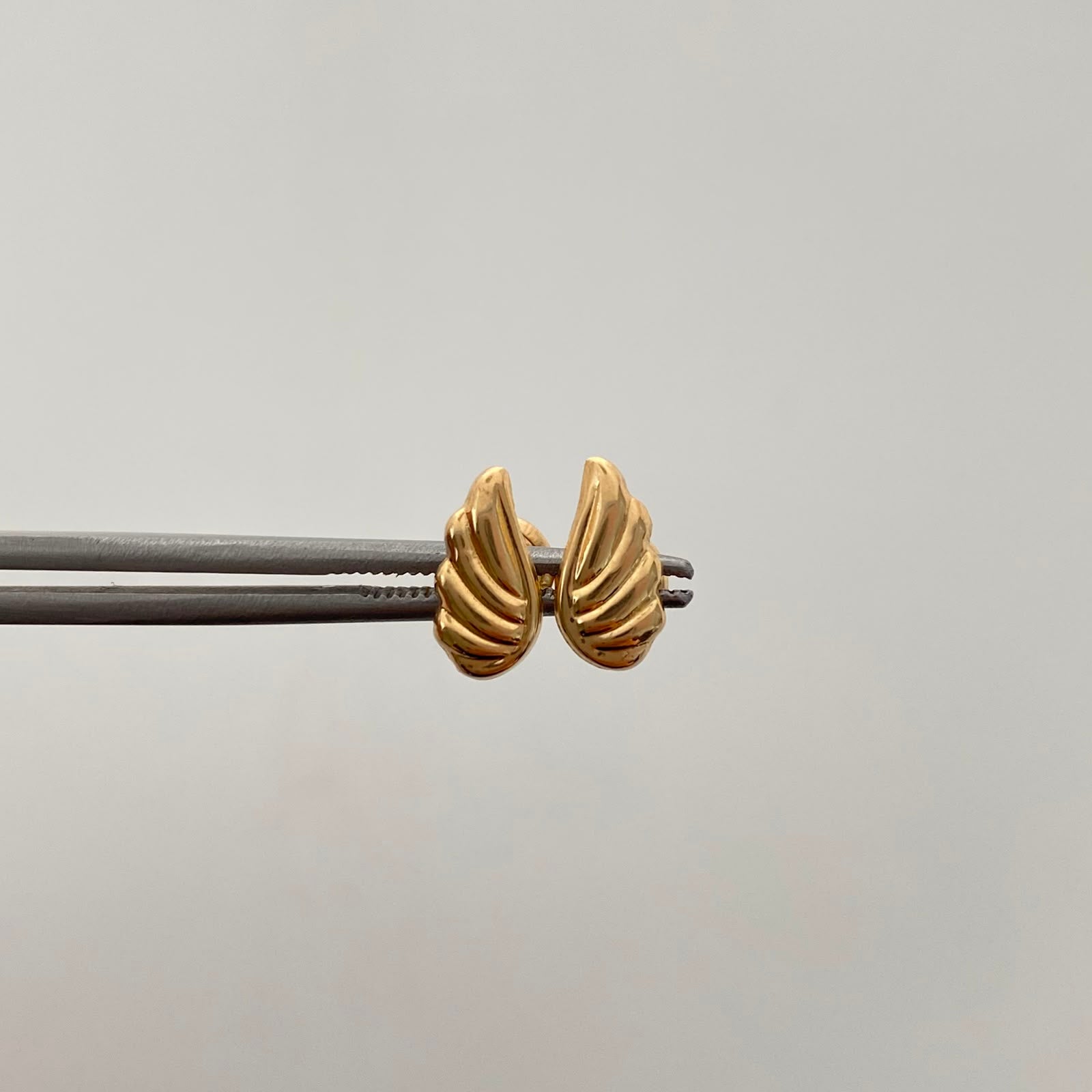 Topos Alas Oro amarillo 18k 0,7 Gr / 5,2 mm