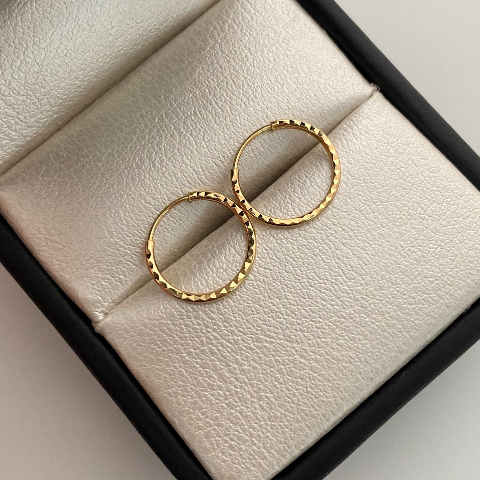 Candonga imperdible diamantada Oro amarillo 18k 0,7 Gr / 1,2 Cm