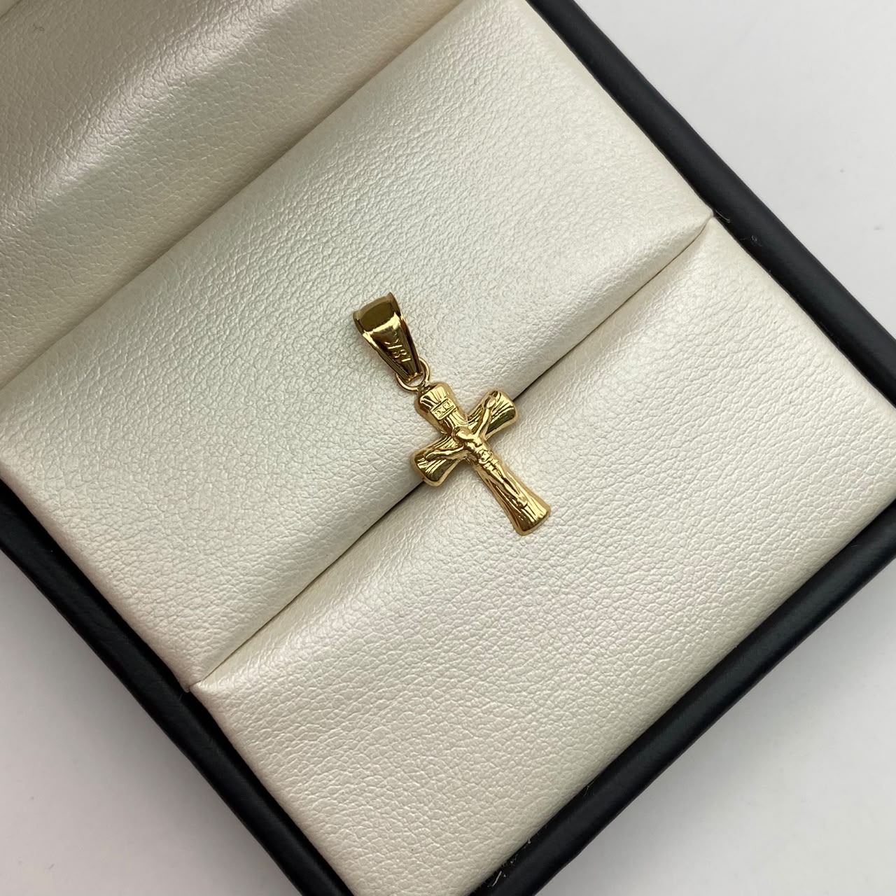Dije cruz cristo Oro amarillo 18k 0,55 Gr / 10,2 mm / 2,5 Cm