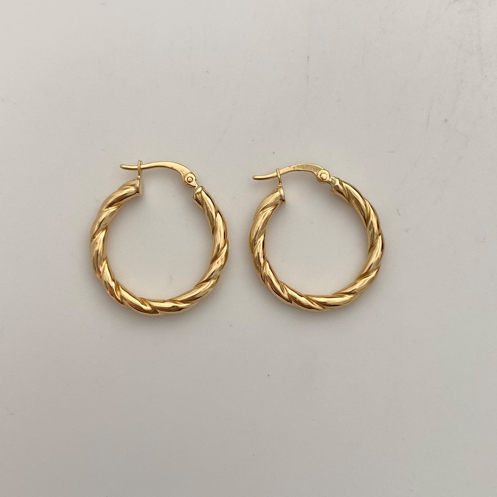 Candonga Entorchada Oro amarillo 18k 2 Gr / 2,4 Cm