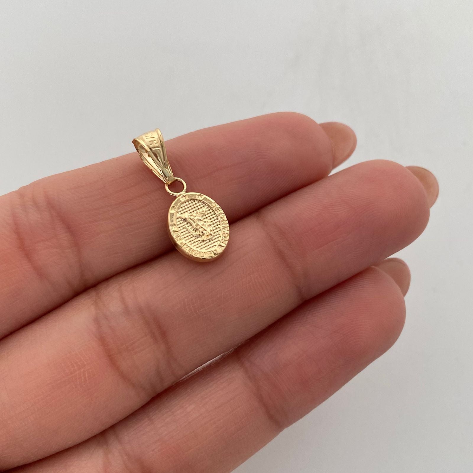 Dije San Miguel Arcangel Oro amarillo 18k 0,55 Gr / 8,5 mm / 2 Cm