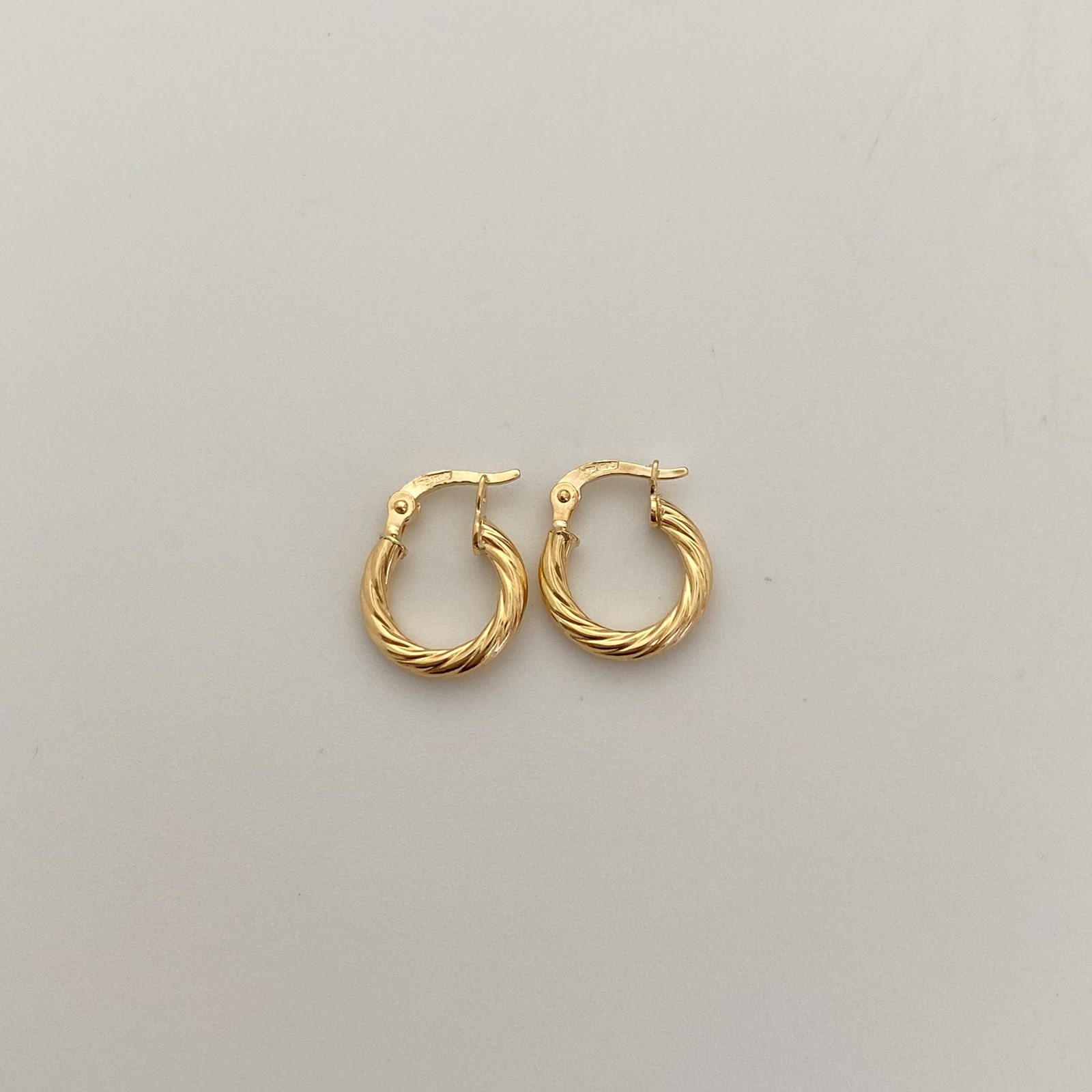 Candonga Entorchada Oro amarillo 18k 1,25 Gr / 1,5 Cm