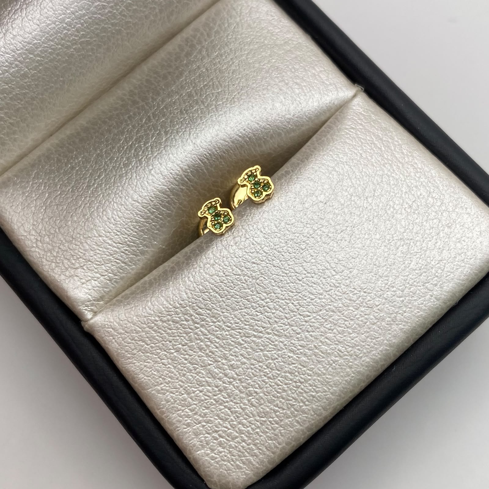 Topos Oso th circones verdes Oro amarillo 18k 0,55 Gr / 3,3 mm
