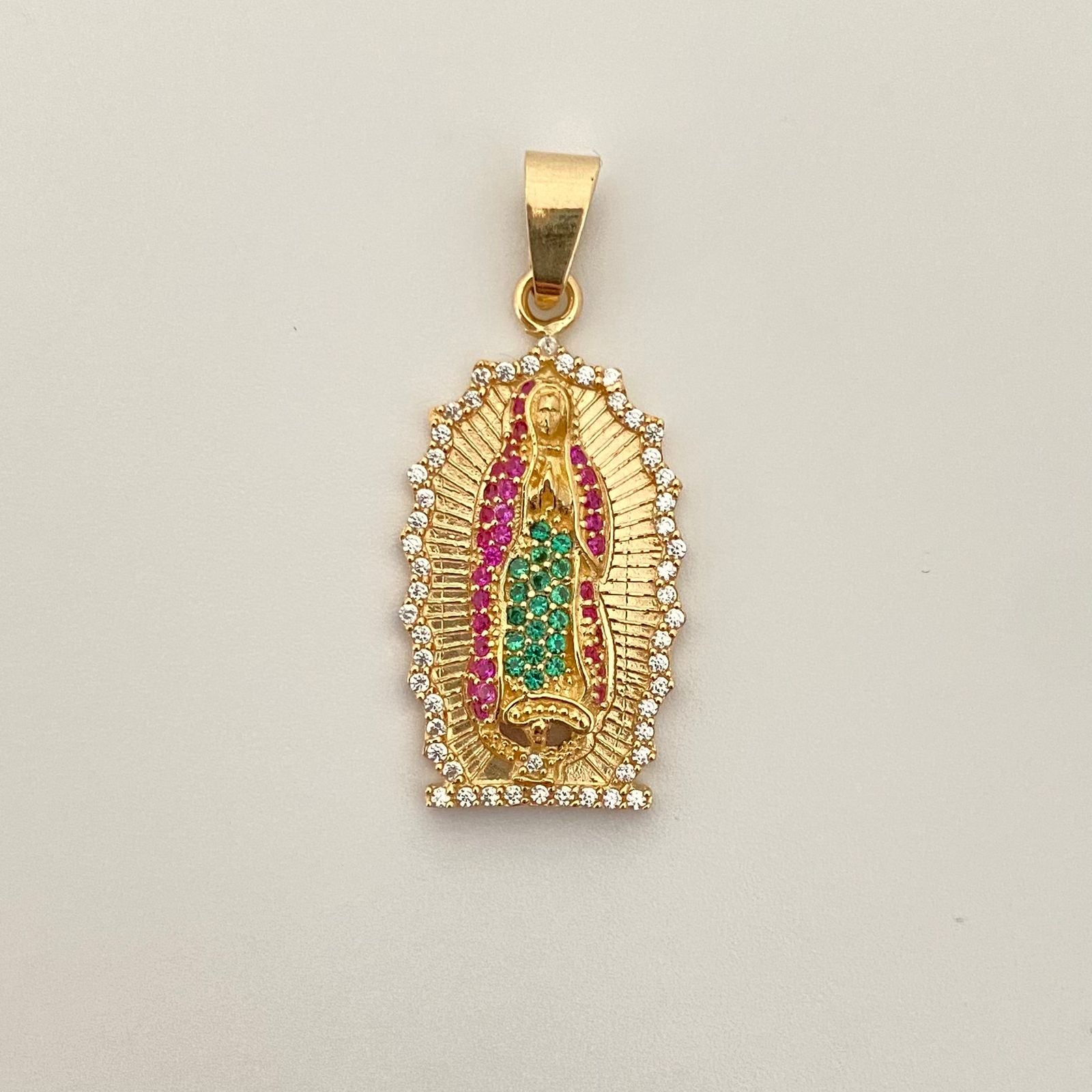 Dije virgen guadalupe casting colores fondo diamantado Oro amarillo 18k 5,0 Gr / 3,5 Cm