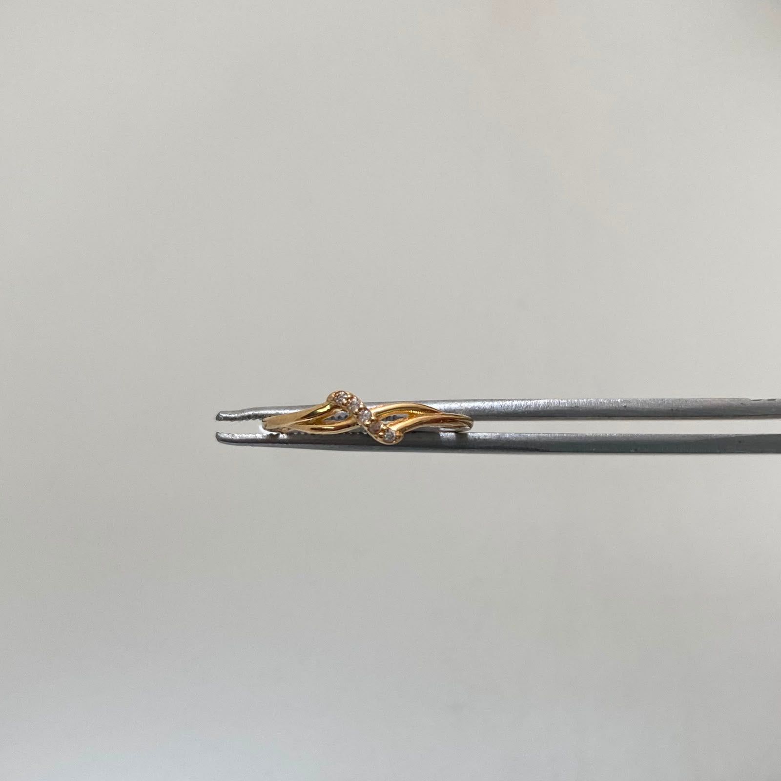 Anillo Fila Circones Oro amarillo 18k / Talla 5 / 1,1 Gr / 1,1 mm