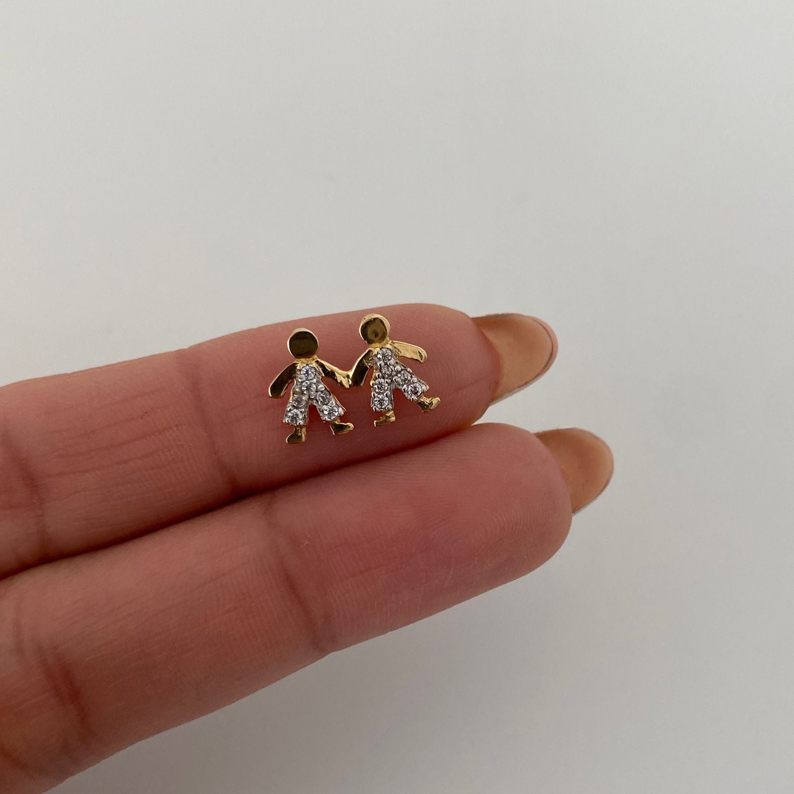 Herraje pareja niños con circones blancos  Oro amarillo 18k 0,9 Gr / 1 Cm