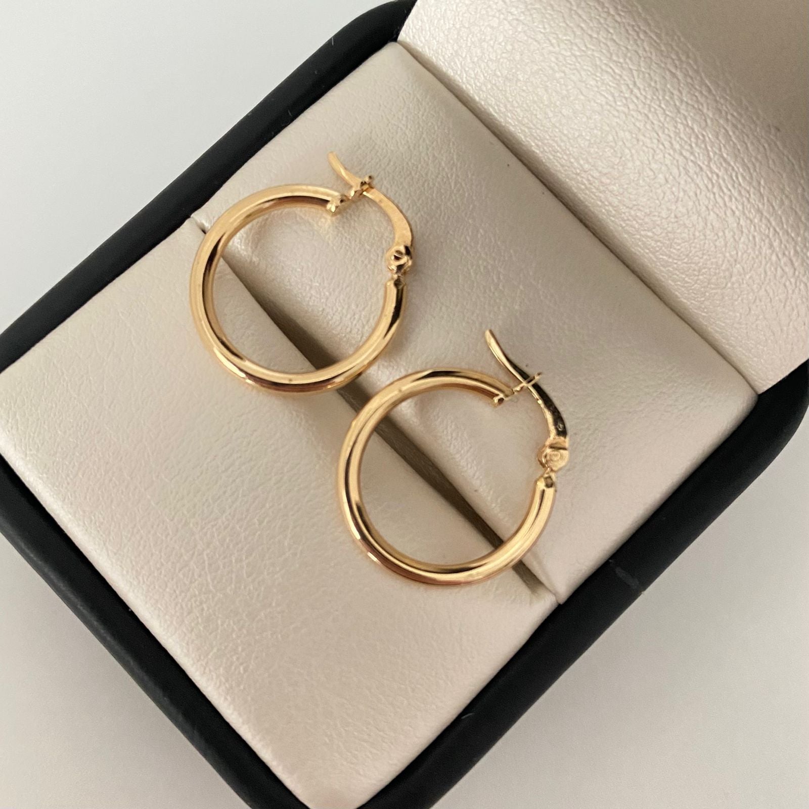 Candonga redonda lisa Oro amarillo 18k 1,4 Gr / 1,7 Cm