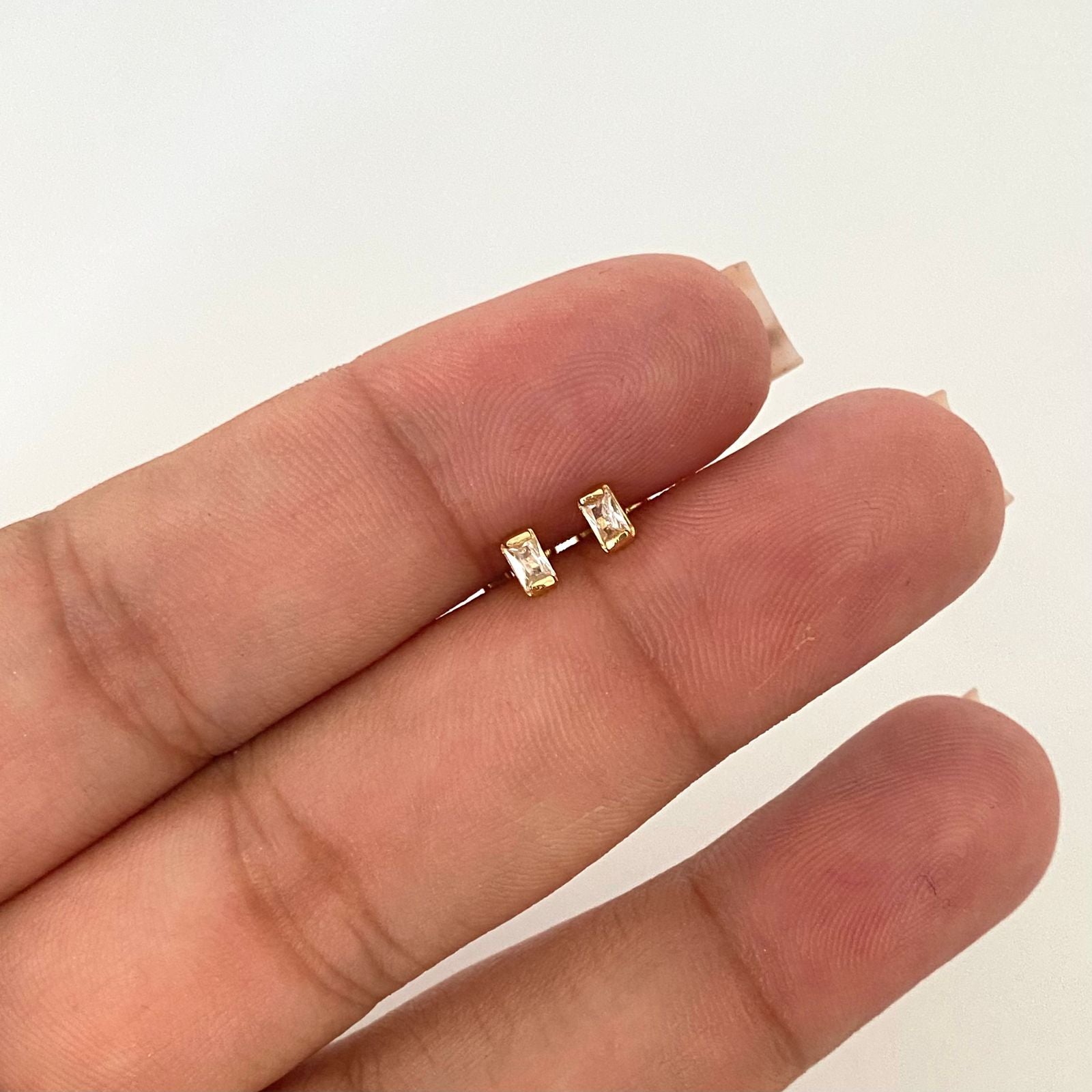 Topos rectangulo circon blanco Oro amarillo 18k 0,6 Gr / 2,35 mm