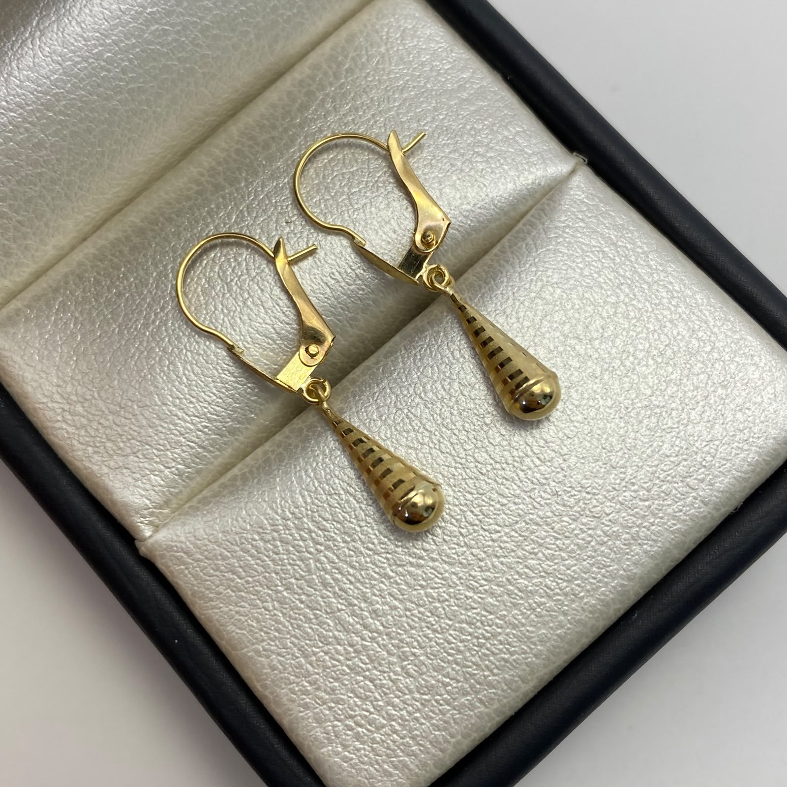 Candonga Mini lagrima Oro amarillo 18k 0,55 Gr / 2,6 Cm