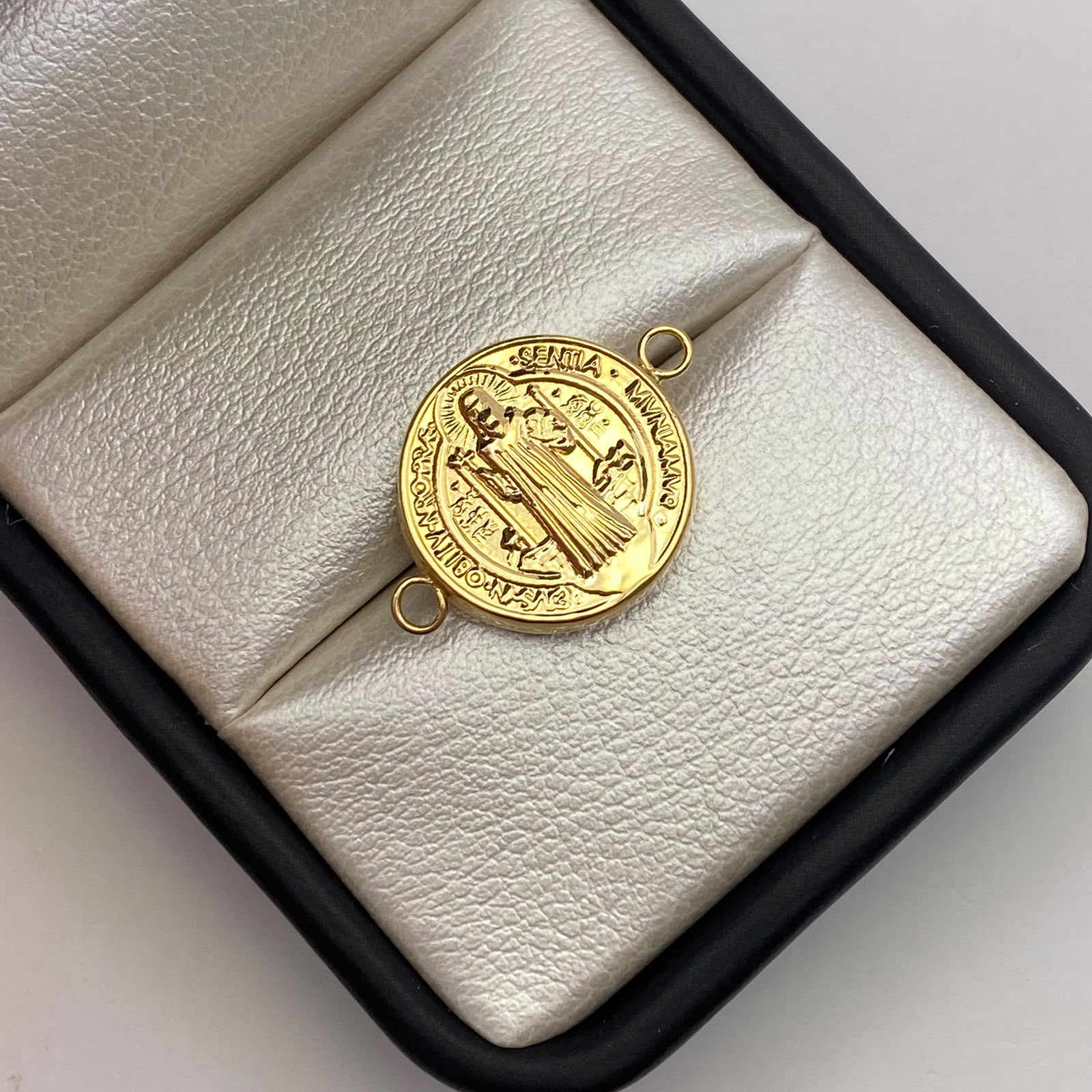 Herraje san benito Oro amarillo 18k 1,07 Gr / 2,2 Cm