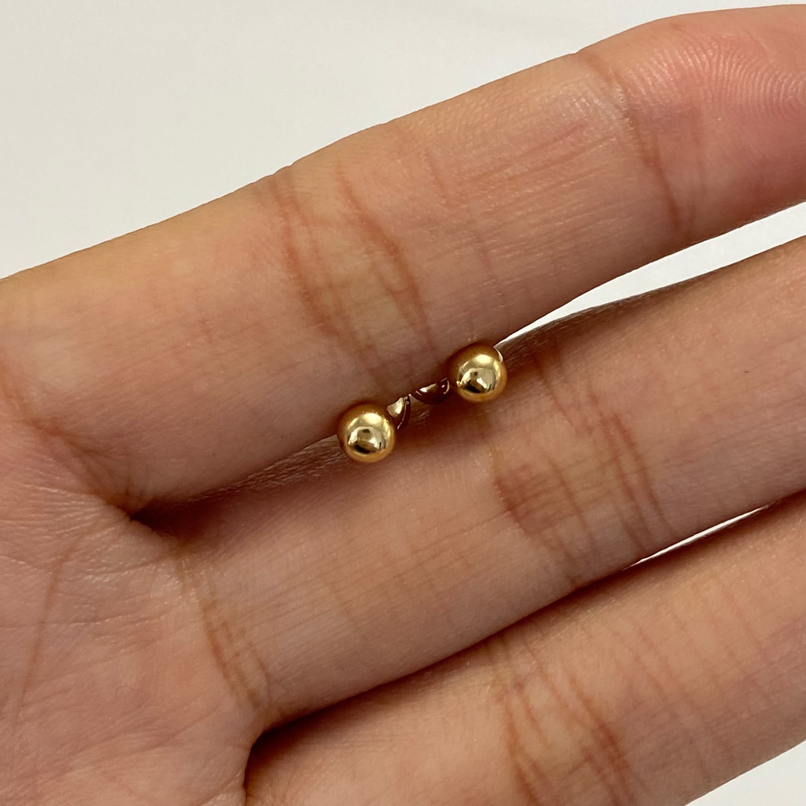 Topos bola lisa 4mm Oro amarillo 18k 0,45 Gr