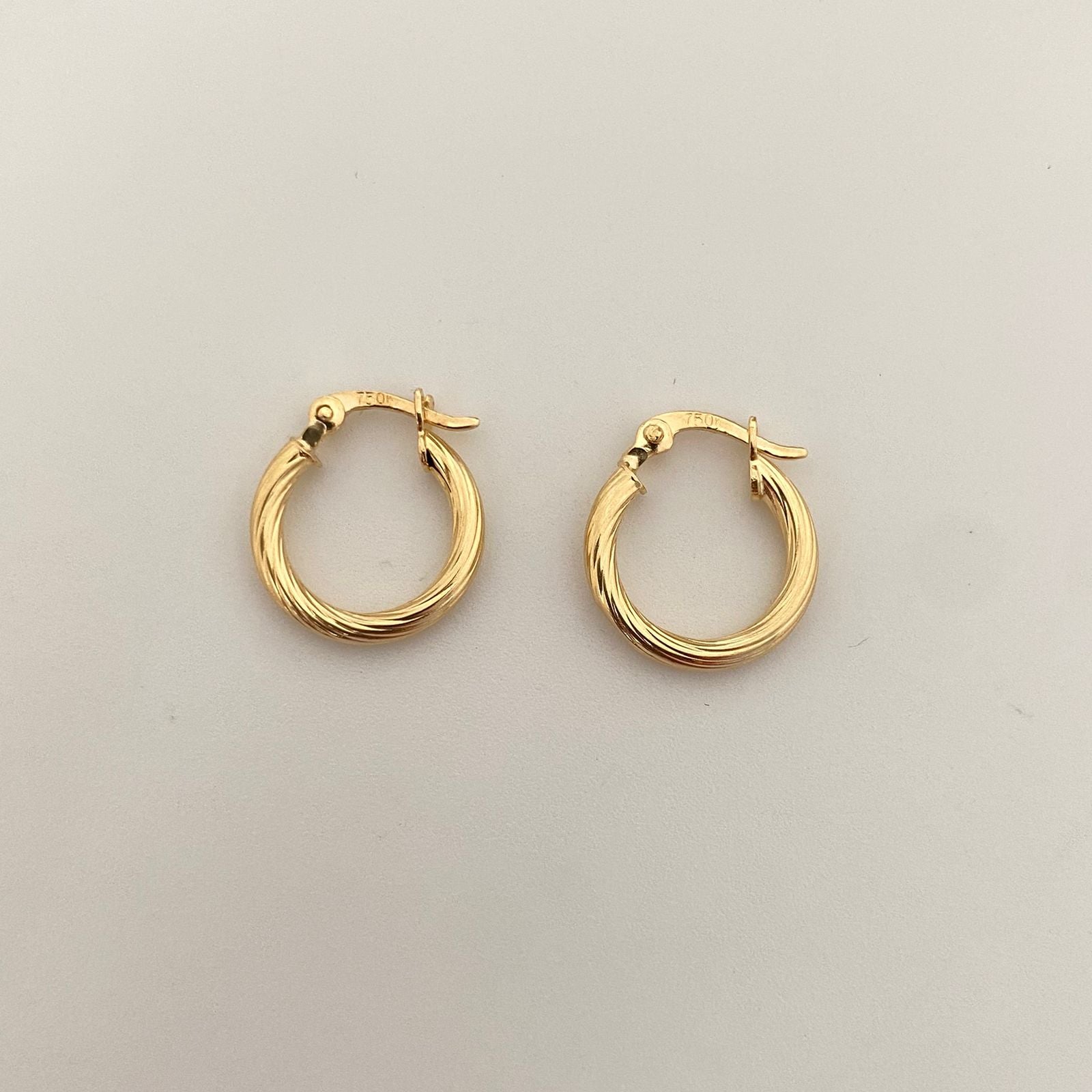 Candonga entorchada Oro amarillo 18k 1,0 Gr / 1,5 Cm