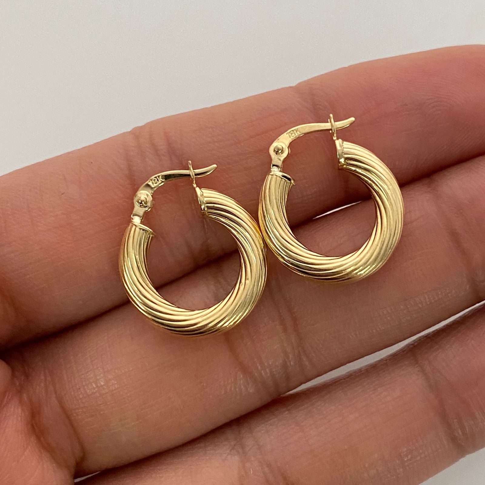 Candonga entorchada inflada Oro amarillo 18k 1,85 Gr / 1,9 Cm