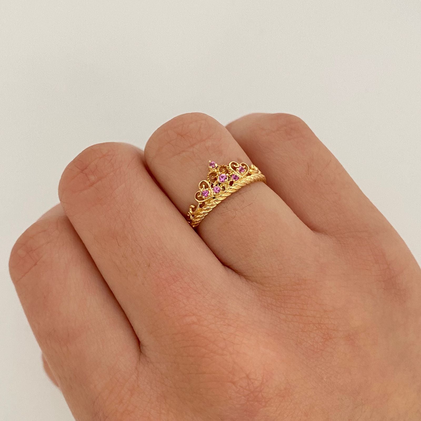 Anillo 15 tiara silueta corazones casting lila Oro amarillo 18k / Talla 5 3/4 / 1,6 Gr