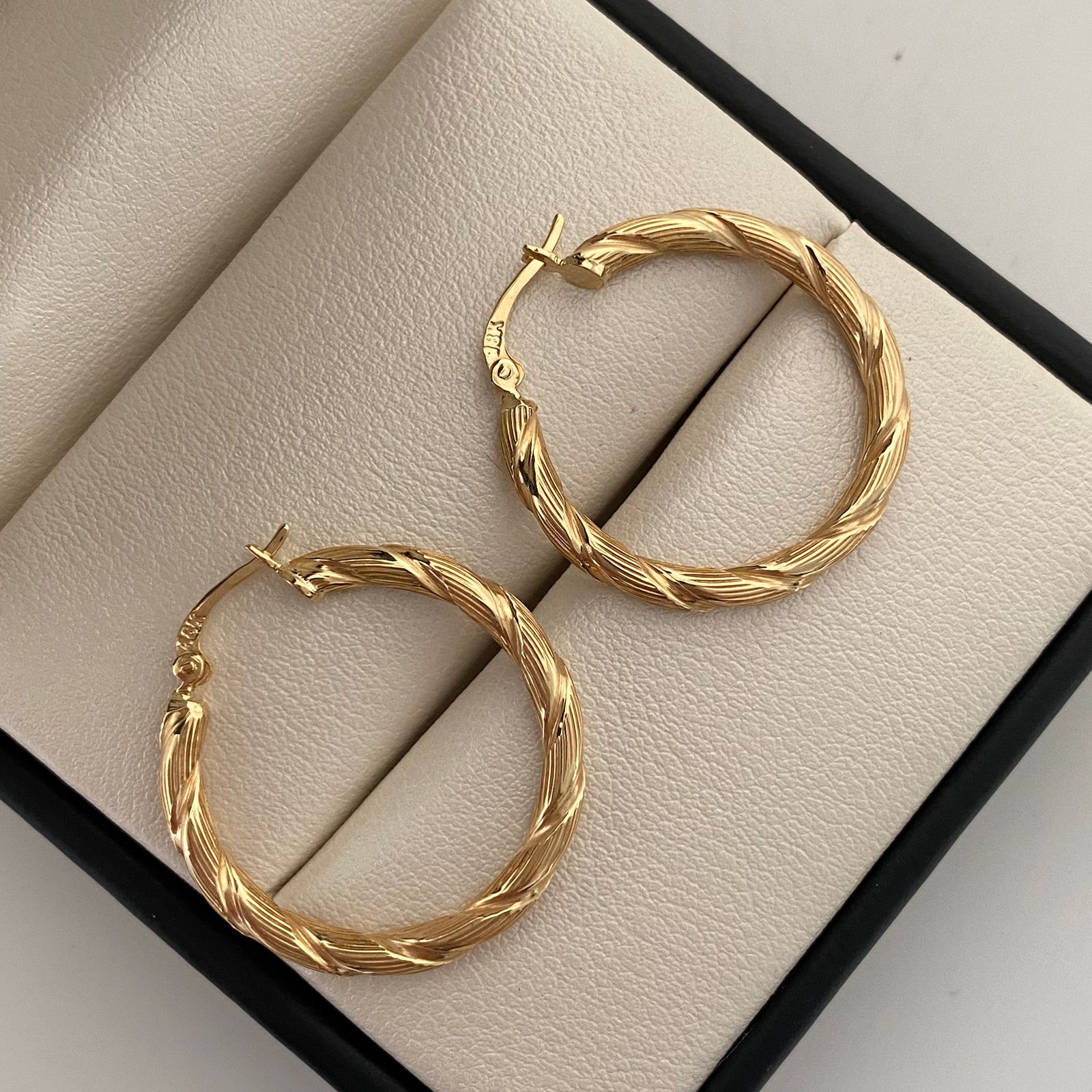 Candonga Entochada diamantada Oro amarillo 18k 2,45 Gr / 3 Cm