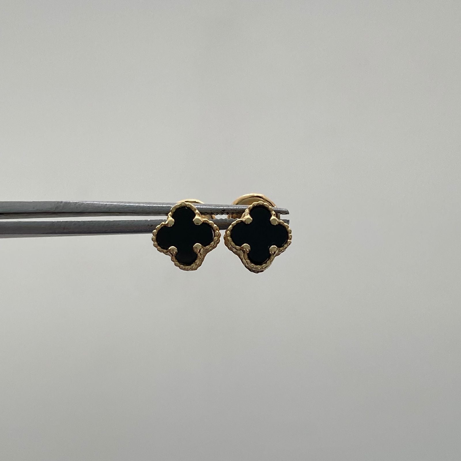 Topos Trebol Vc Negro Oro amarillo 18k 1,45 Gr / 6,3 mm