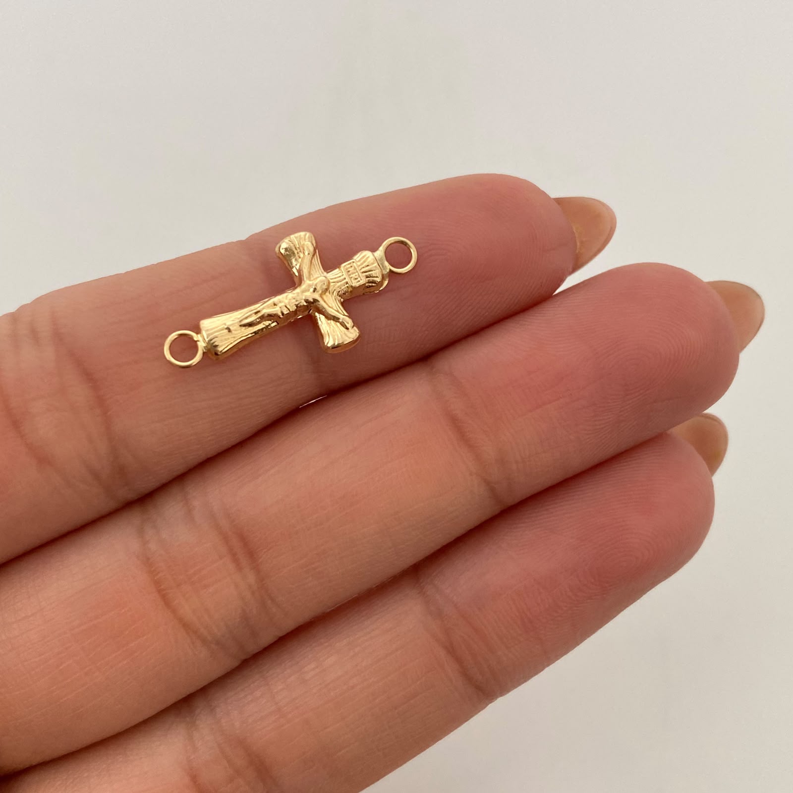 Herraje Cruz Cristo Oro amarillo 18k 0,45 Gr / 2,1 Cm