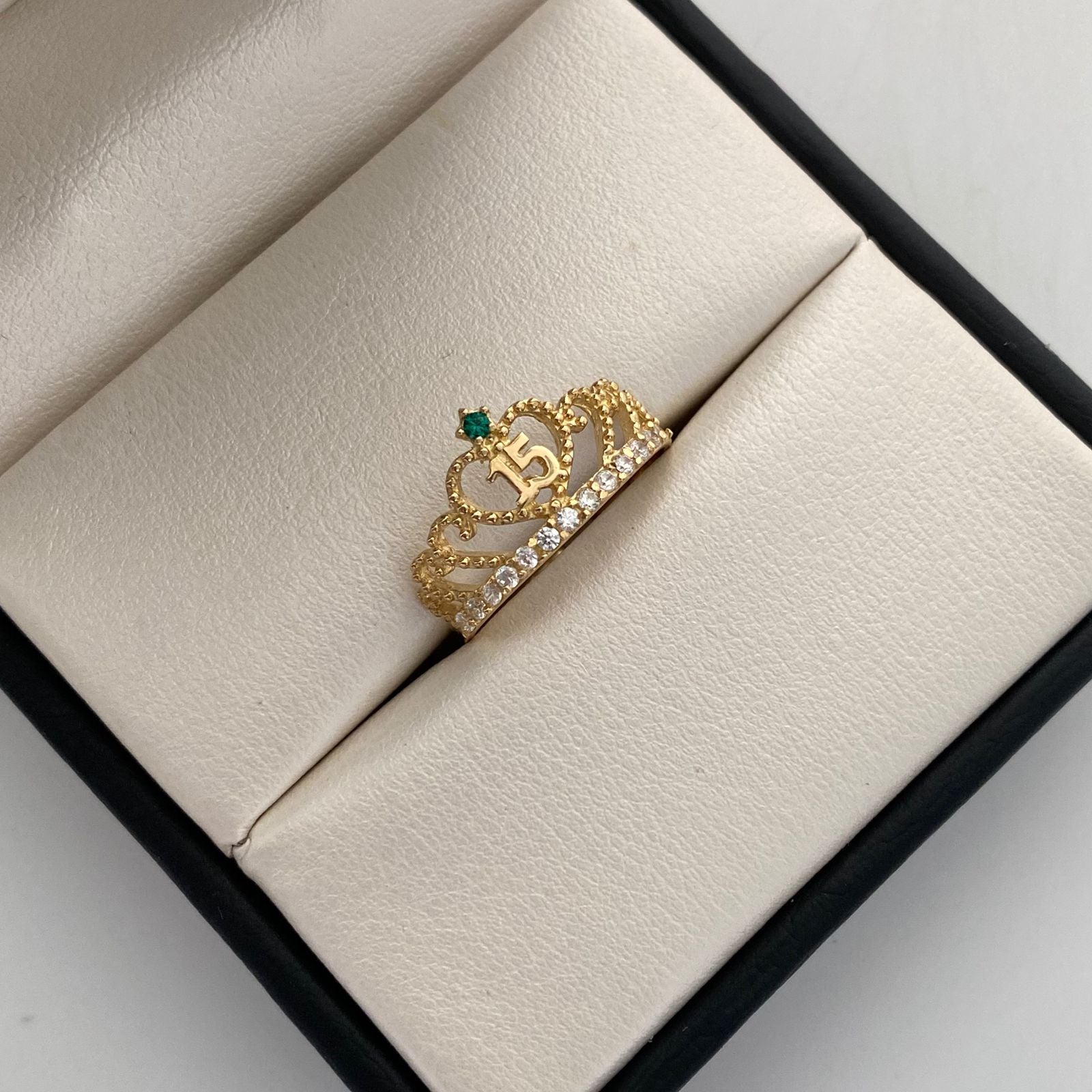 Anillo 15 Corona Circones blancos y verdes Oro amarillo 18k / Talla 8 / 2,7 Gr