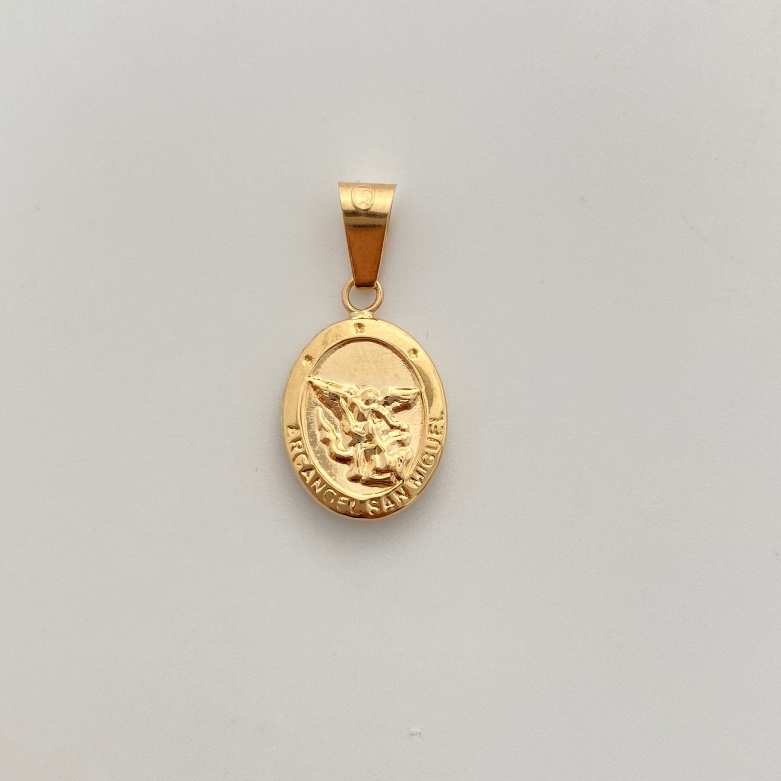Dije san miguel arcangel  Oro amarillo 18k 1,25 Gr / 13,1 mm / 2,5 Cm
