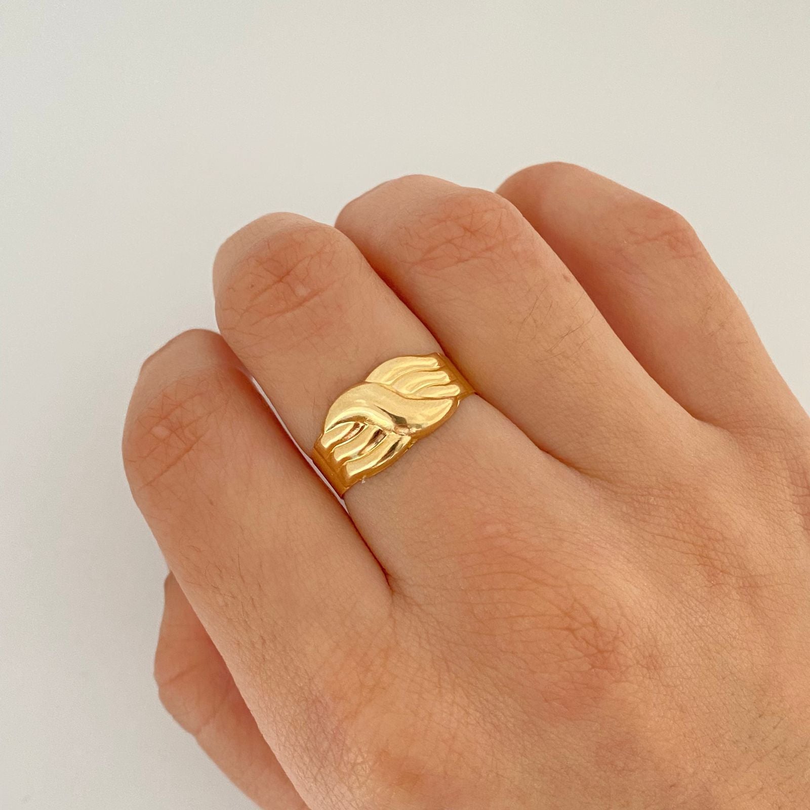 Anillo troquel ondas Oro amarillo 18k / Talla 7 3/4 / 1,75 Gr