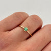Anillo Solitario Verde Oro amarillo 18k / Talla 7 / 1,7 Gr / 1,7 mm