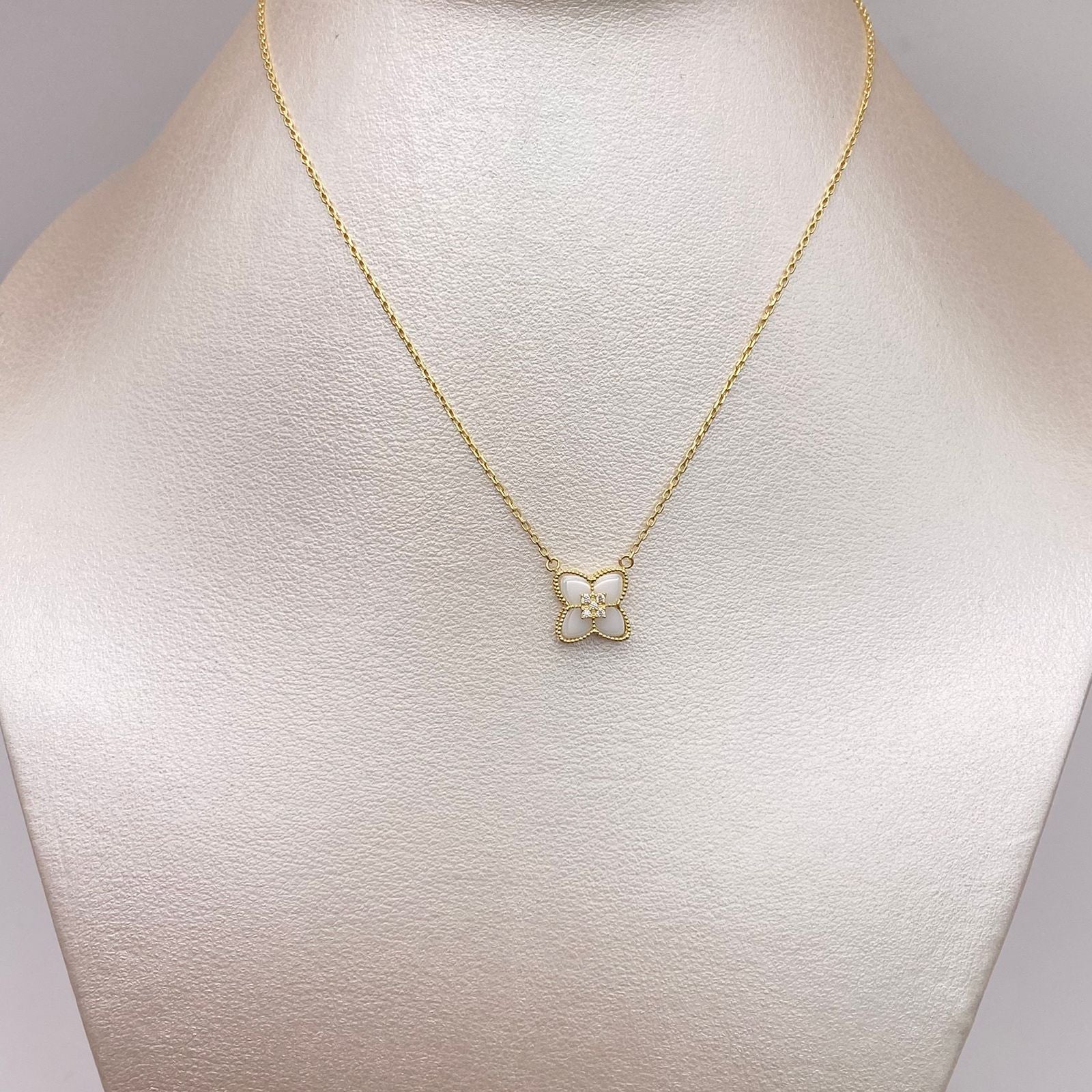 Cadena It Aro seguido Especial Flor Blanca Oro amarillo 18k 2,7 Gr / 0,6 mm / 45 Cm
