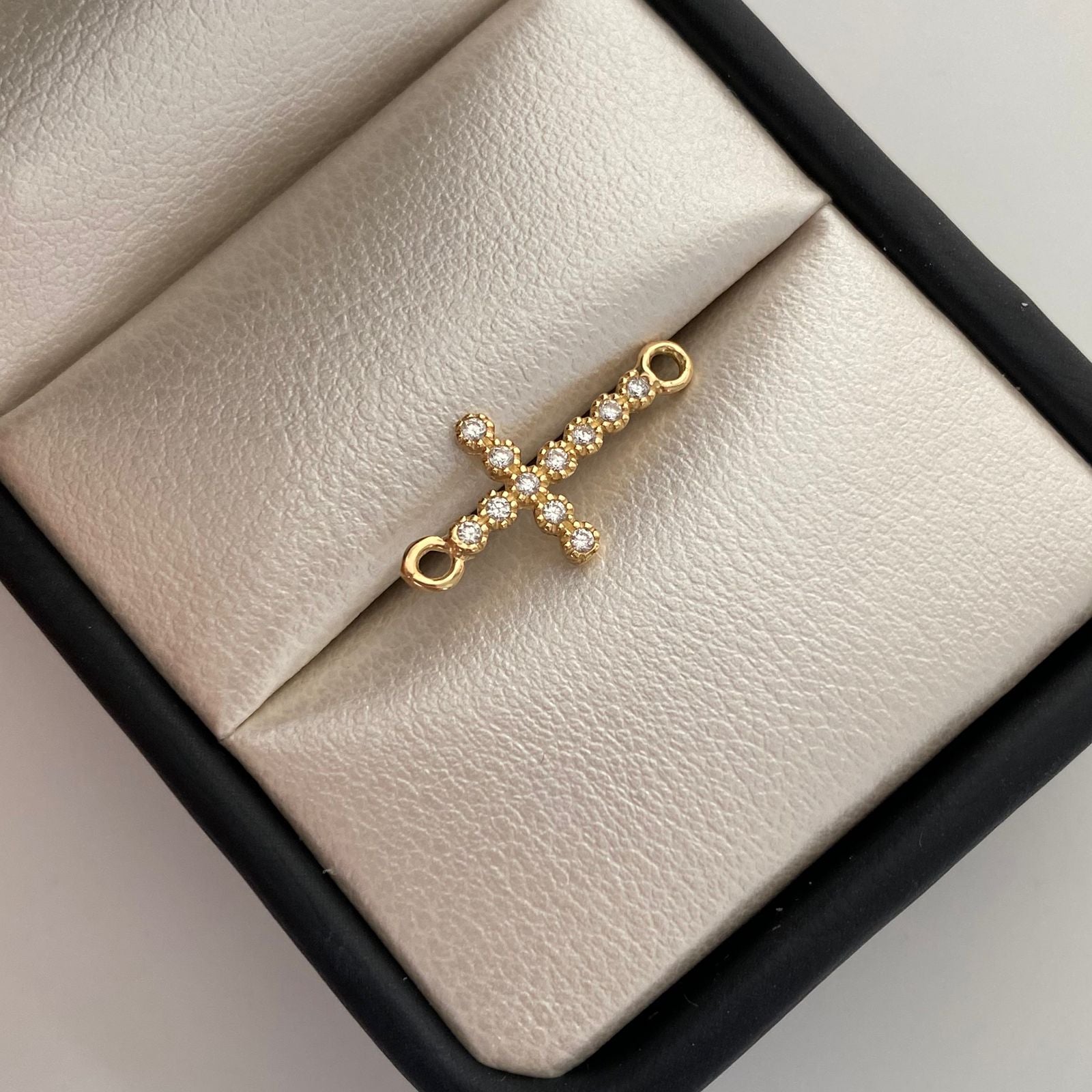 Herraje Cruz Casting Oro amarillo 18k 0,7 Gr / 1 Cm