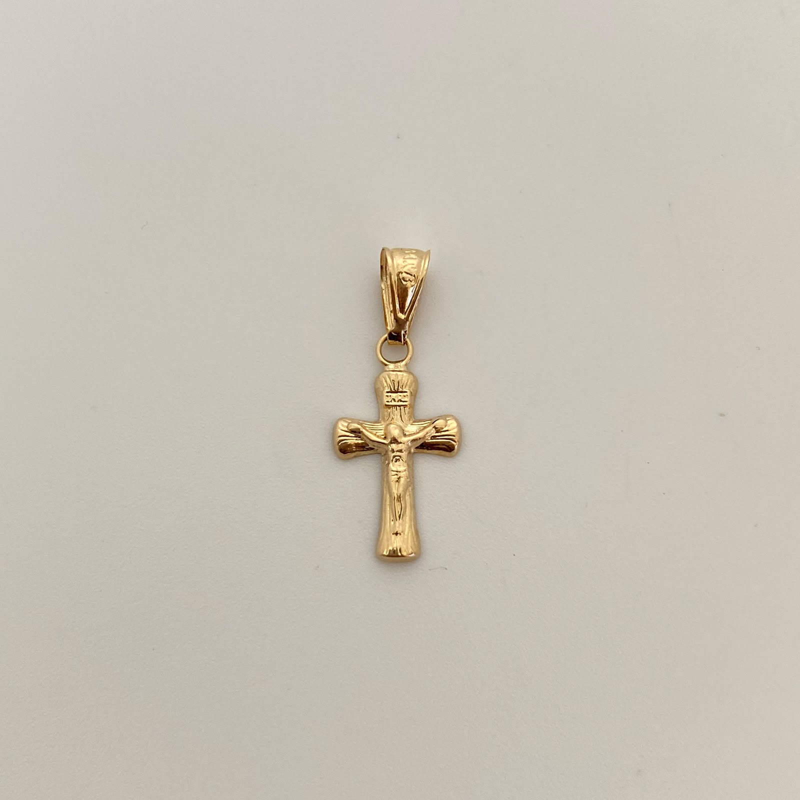 Dije Cruz Cristo Oro amarillo 18k 0,5 Gr / 10,3 mm / 2,4 Cm