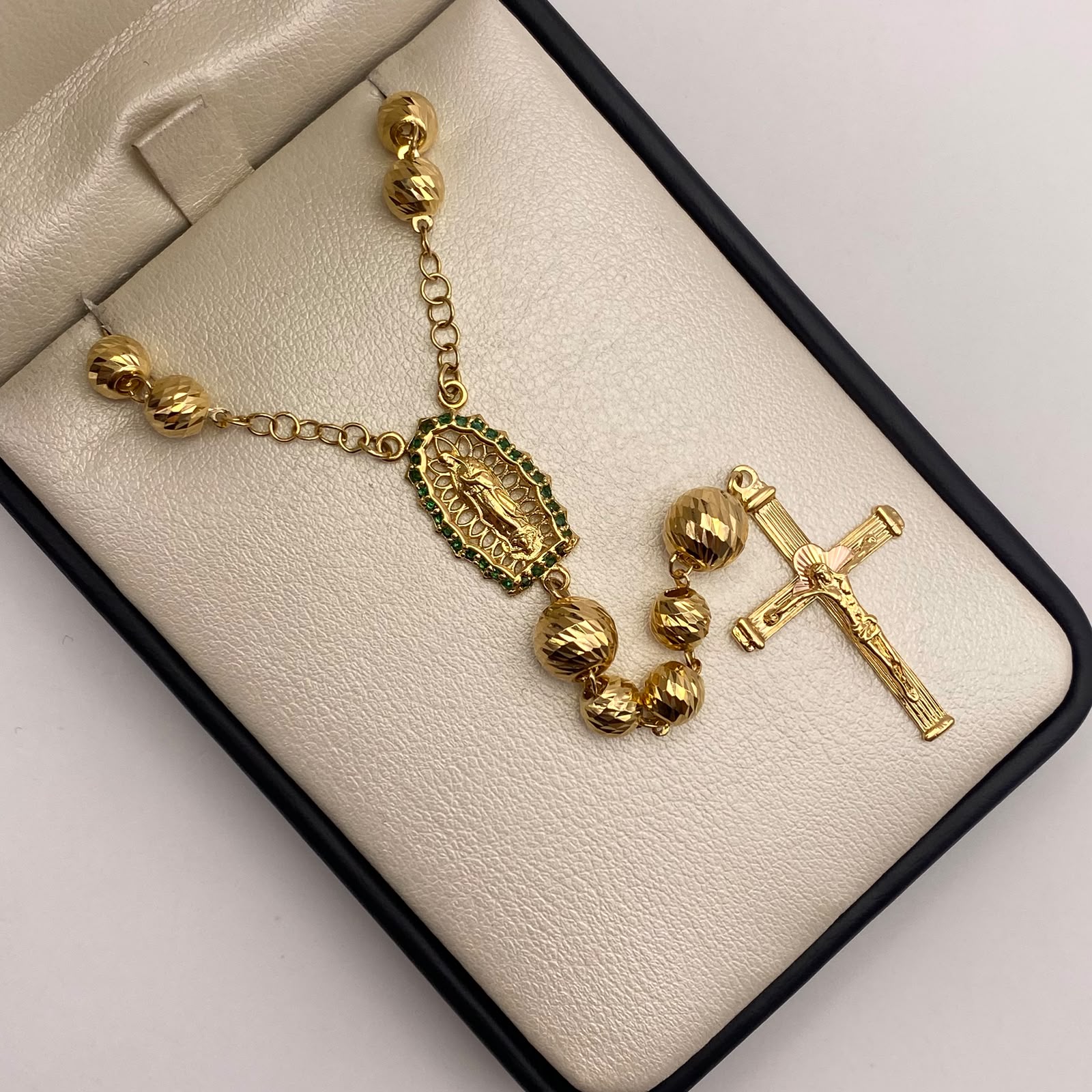 Rosario bola diamantada 6 y 8 virgen circones verdes  Oro amarillo y Oro blanco 18k 21,08 Gr / 60 Cm