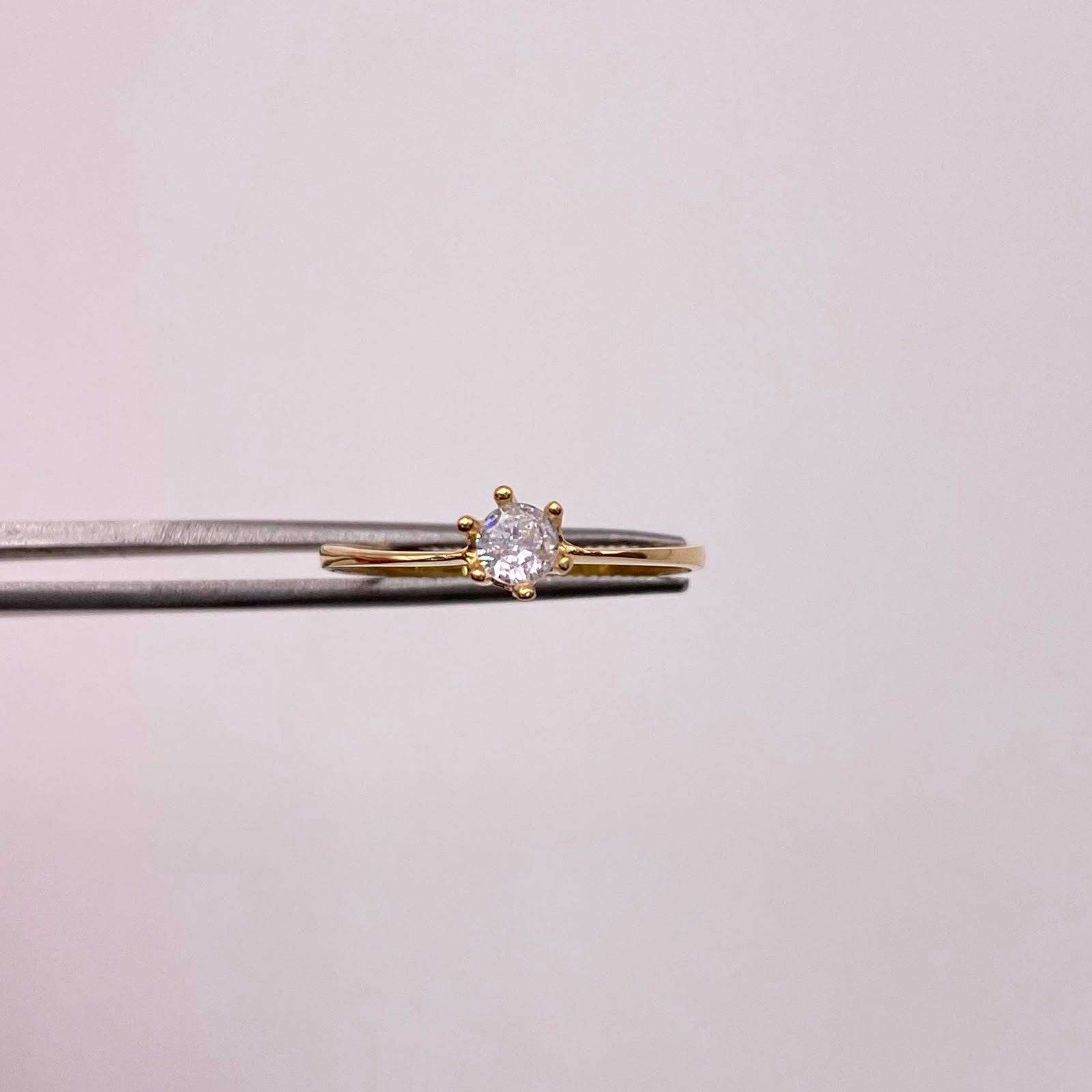 Anillo Solitario Oro amarillo 18k / Talla 6 1/2 / 1 Gr / 1,4 mm