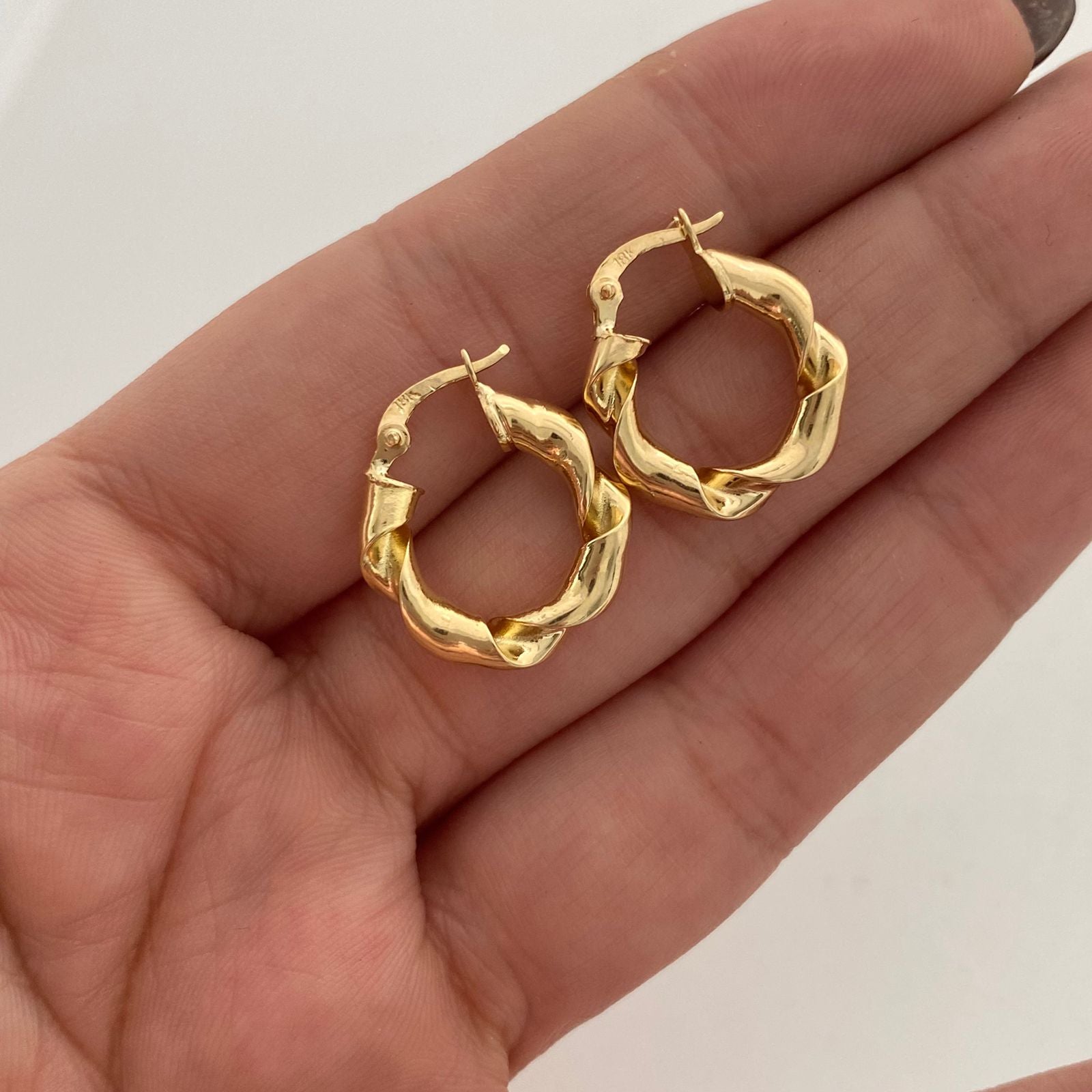Candonga Entorchada Oro amarillo 18k 2 Gr / 1,5 Cm