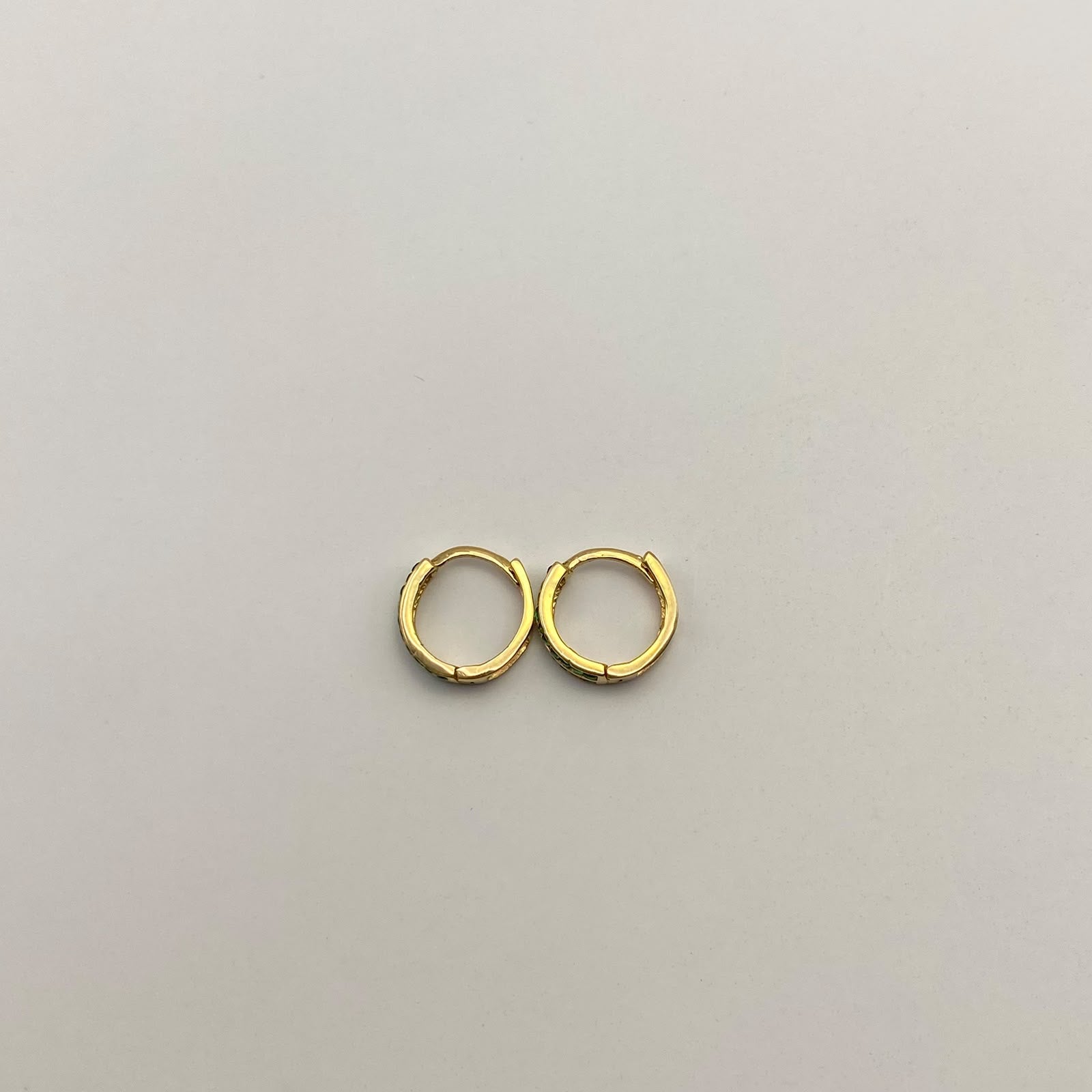 Candonga Tipo Huggies circon verde Oro amarillo 18k 1,6 Gr / 1 Cm