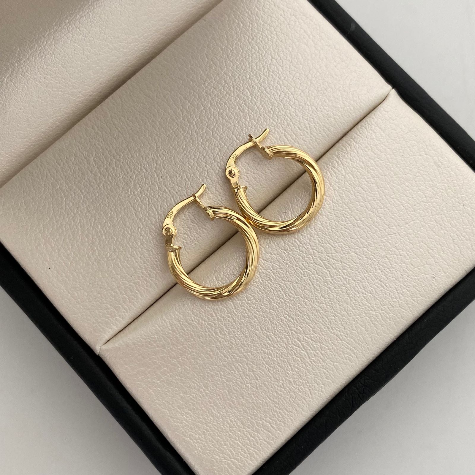 Candonga Entorchada Oro amarillo 18k 0,95 Gr / 1,5 Cm