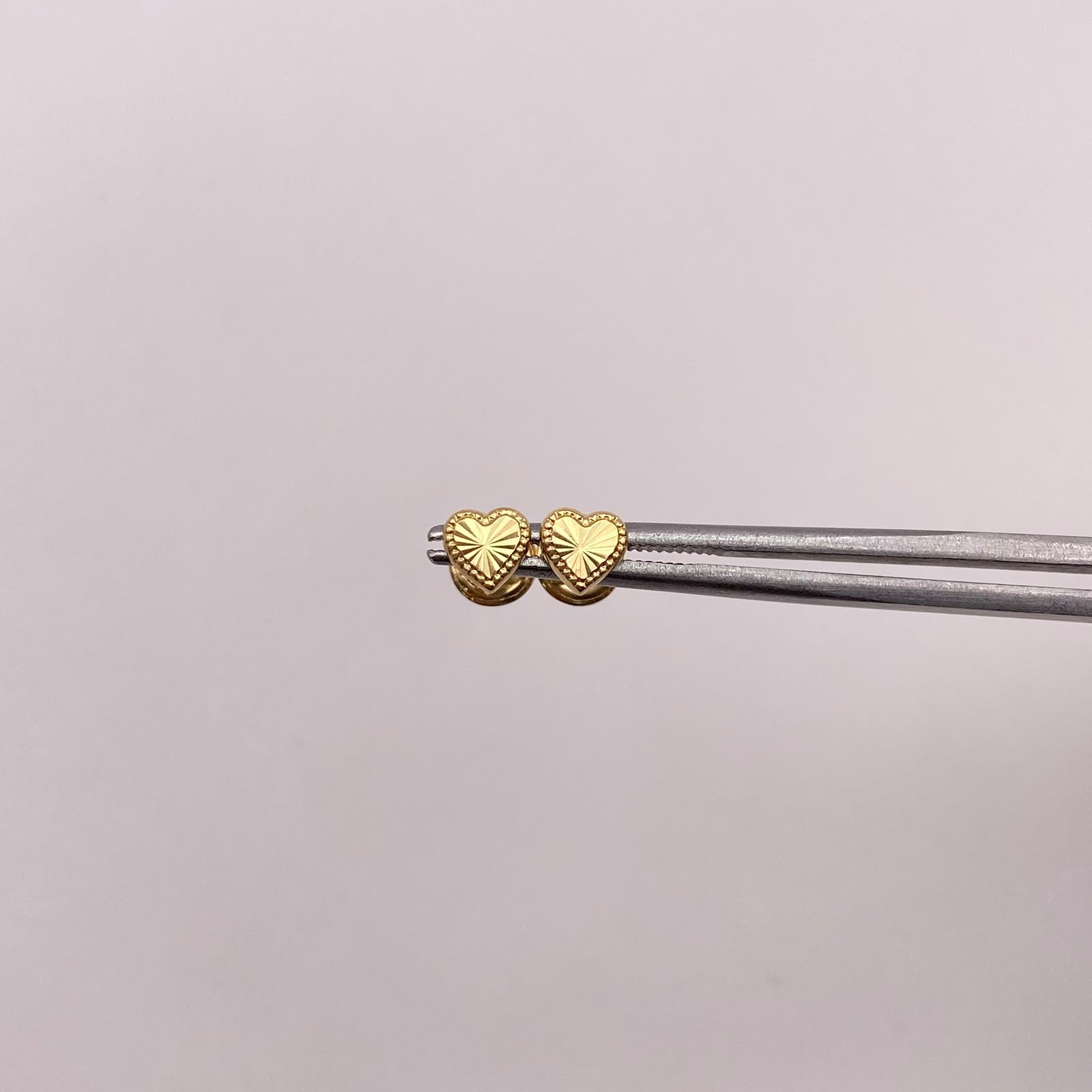 Topos Corazon fondo diamantado Oro amarillo 18k 0,5 Gr / 5,1 mm