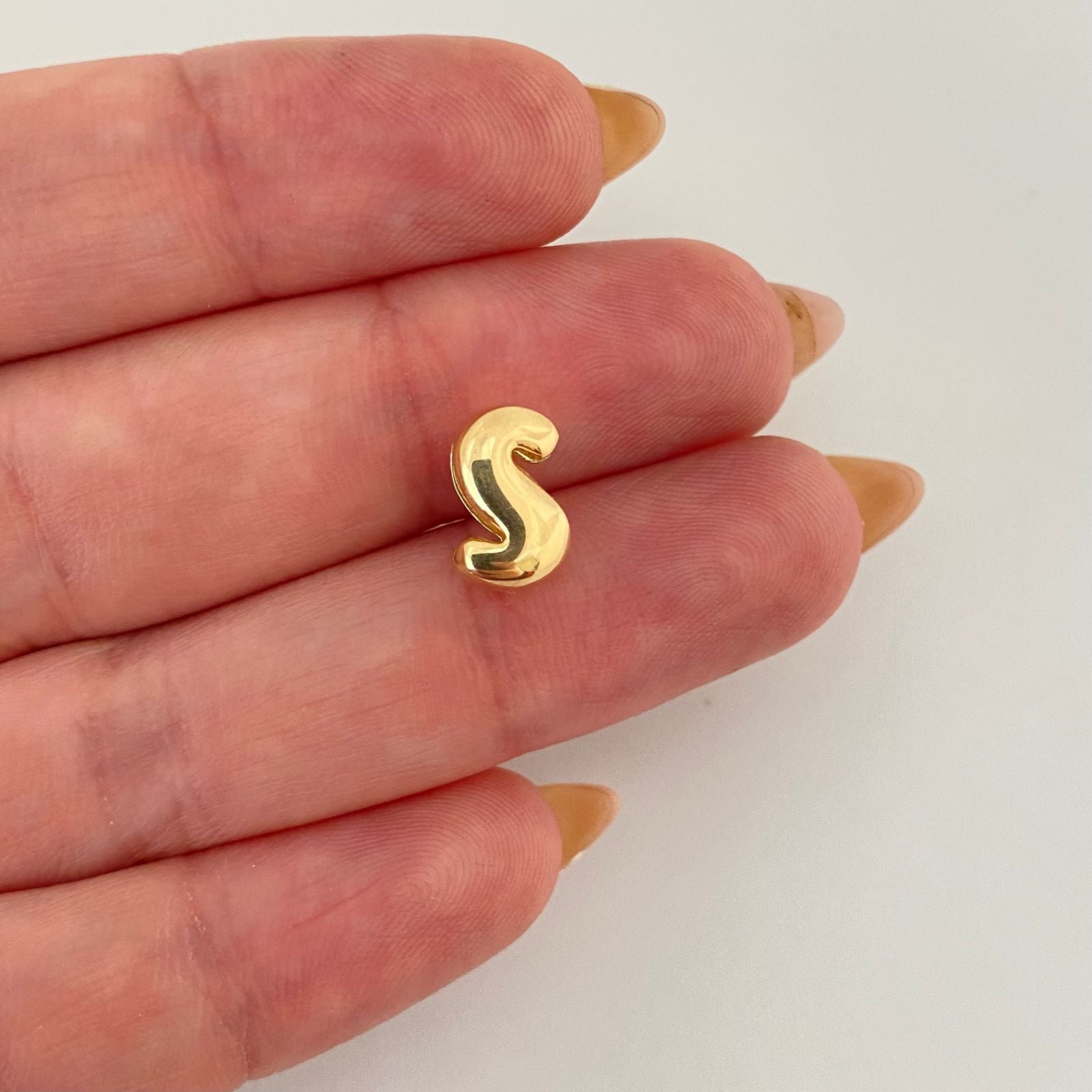 Dije It letra S (Joya) Oro amarillo 18k 0,65 Gr / 1,0 Cm