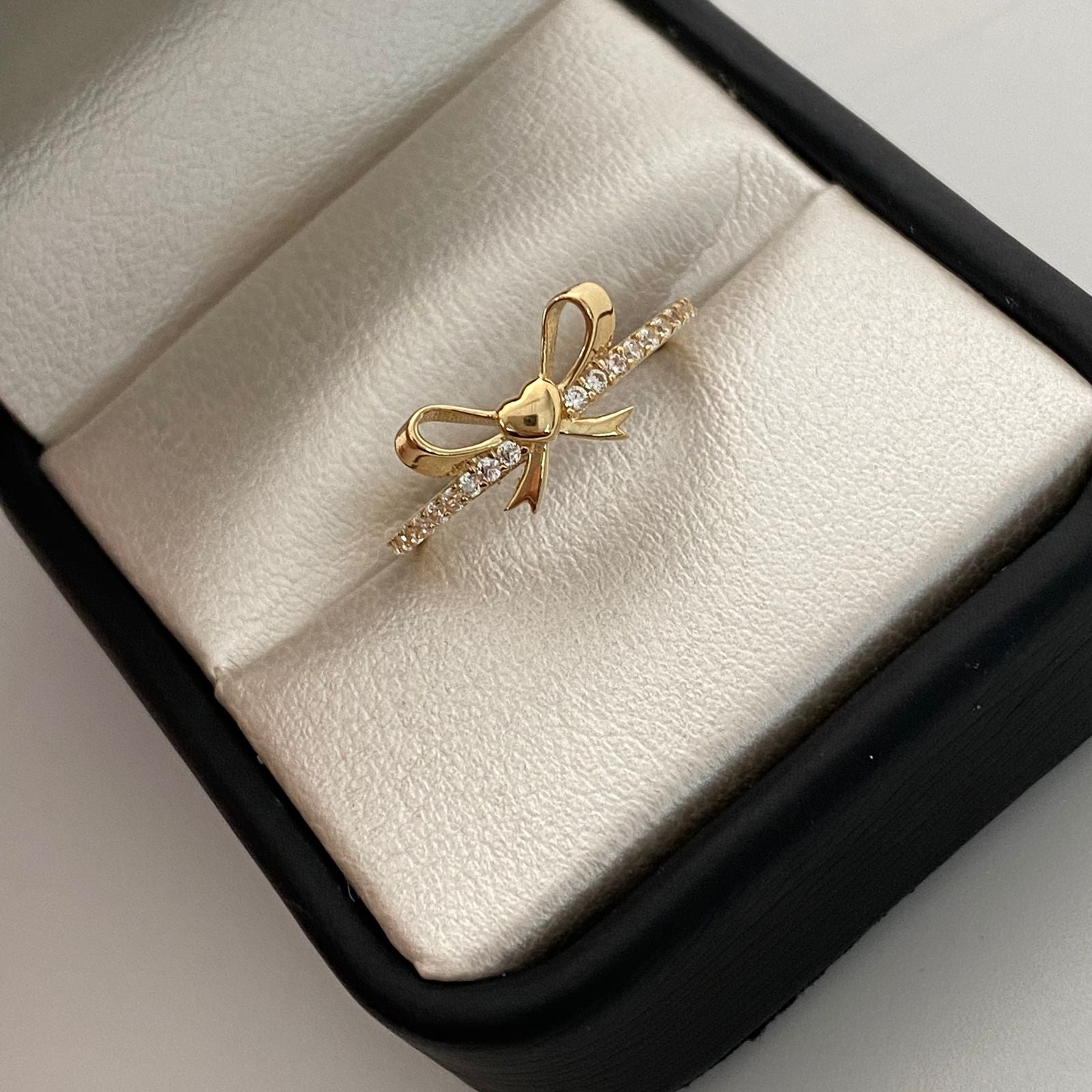 Anillo It moño circones blancos Oro amarillo 18k / Talla 7 / +3 / 1,85 Gr