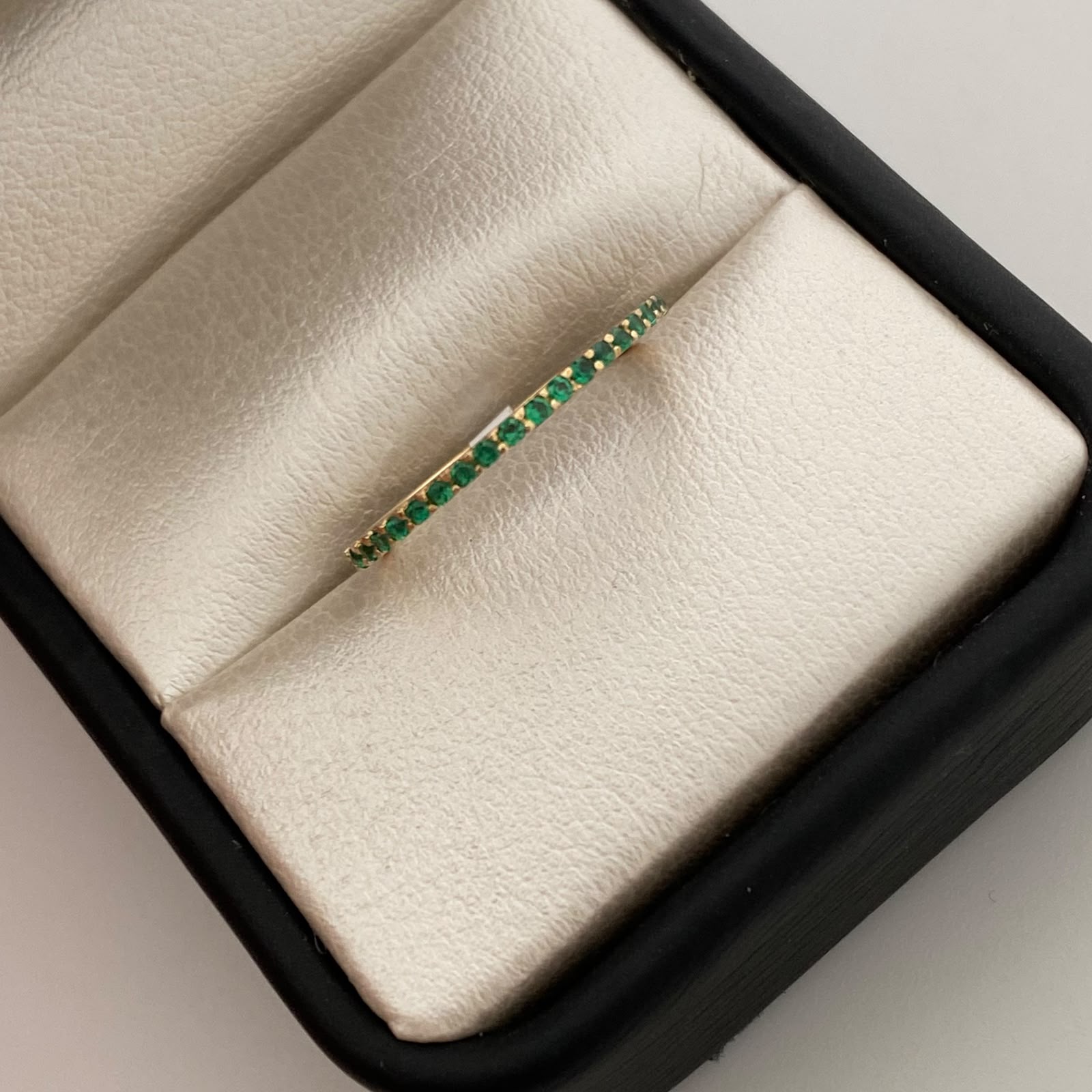 Anillo Churumbela Verde Oro amarillo 18k / Talla 6 / 1,35 Gr / 1,3 mm