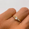 Anillo Solitario fila circones Oro amarillo 18k / Talla 6 / 1,6 Gr / 1,1 mm