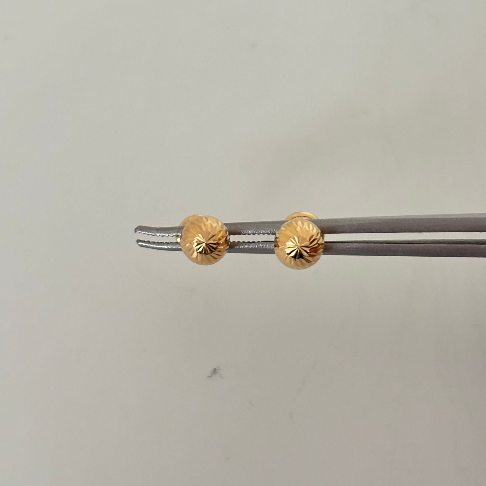 Topos bola diamantada  Oro amarillo 18k 0,7 Gr / 6 mm