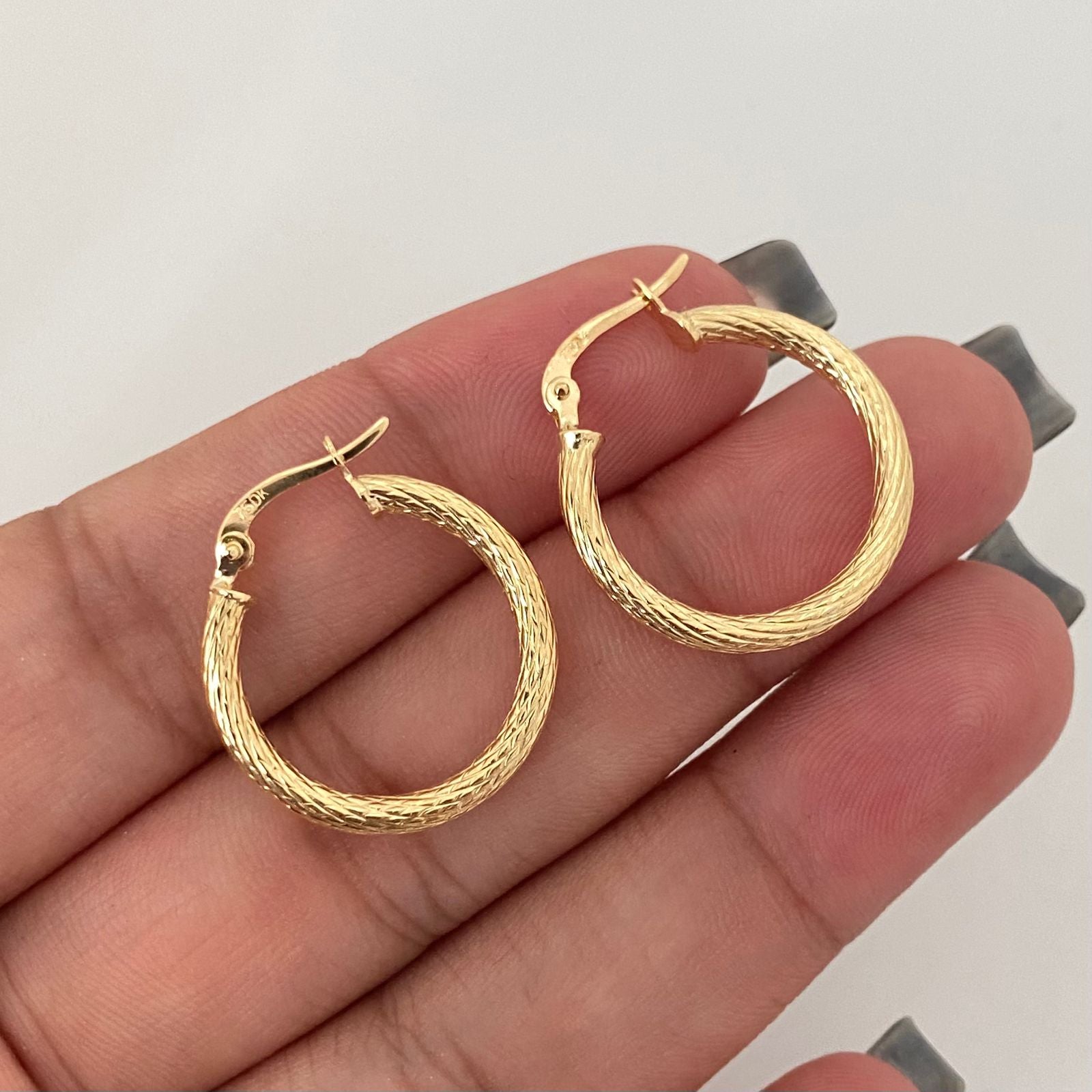 Candonga entorchada diamantada Oro amarillo 18k 2,05 Gr / 2,5 Cm