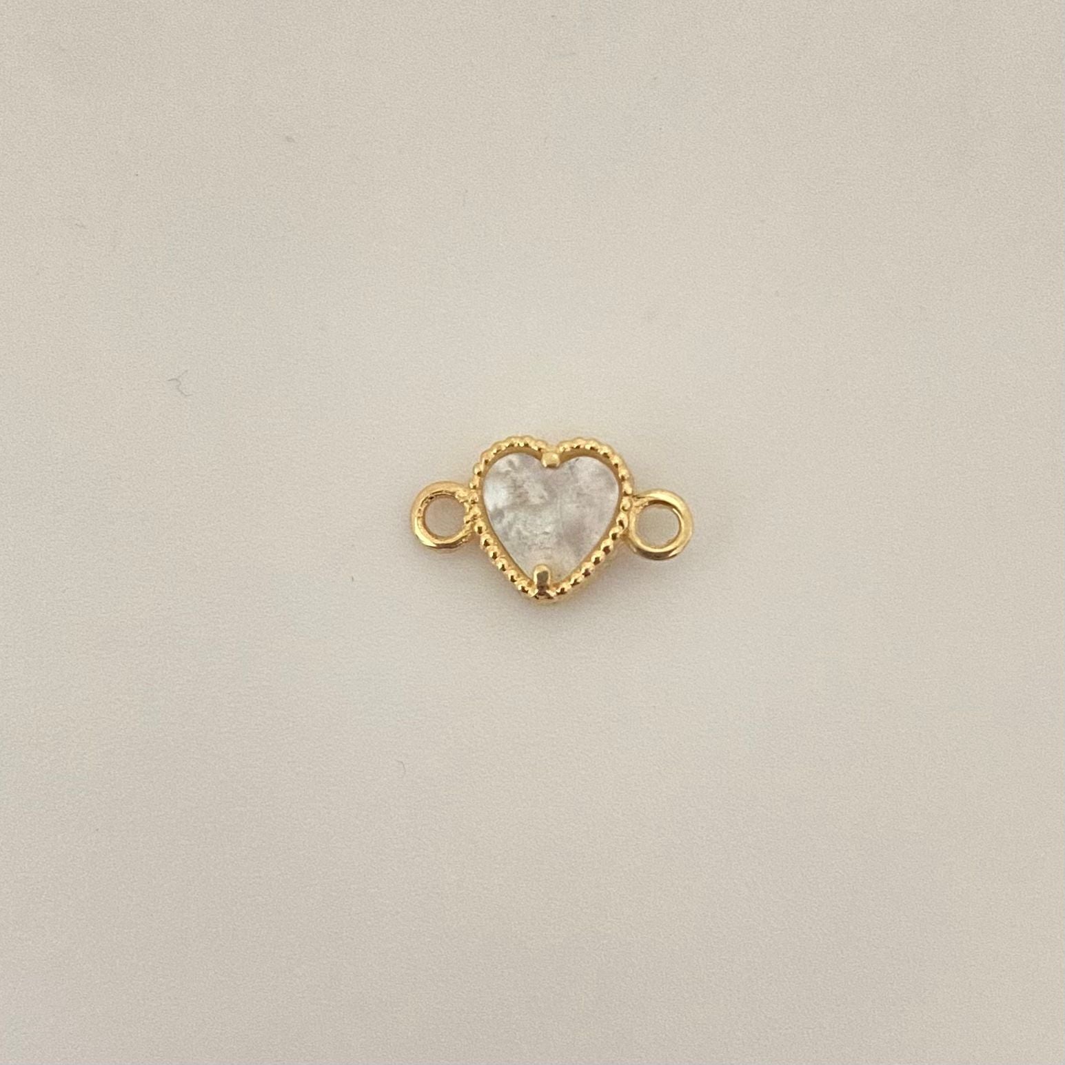 Herraje corazon fondo blanco  Oro amarillo 18k 0,65 Gr / 1,3 Cm